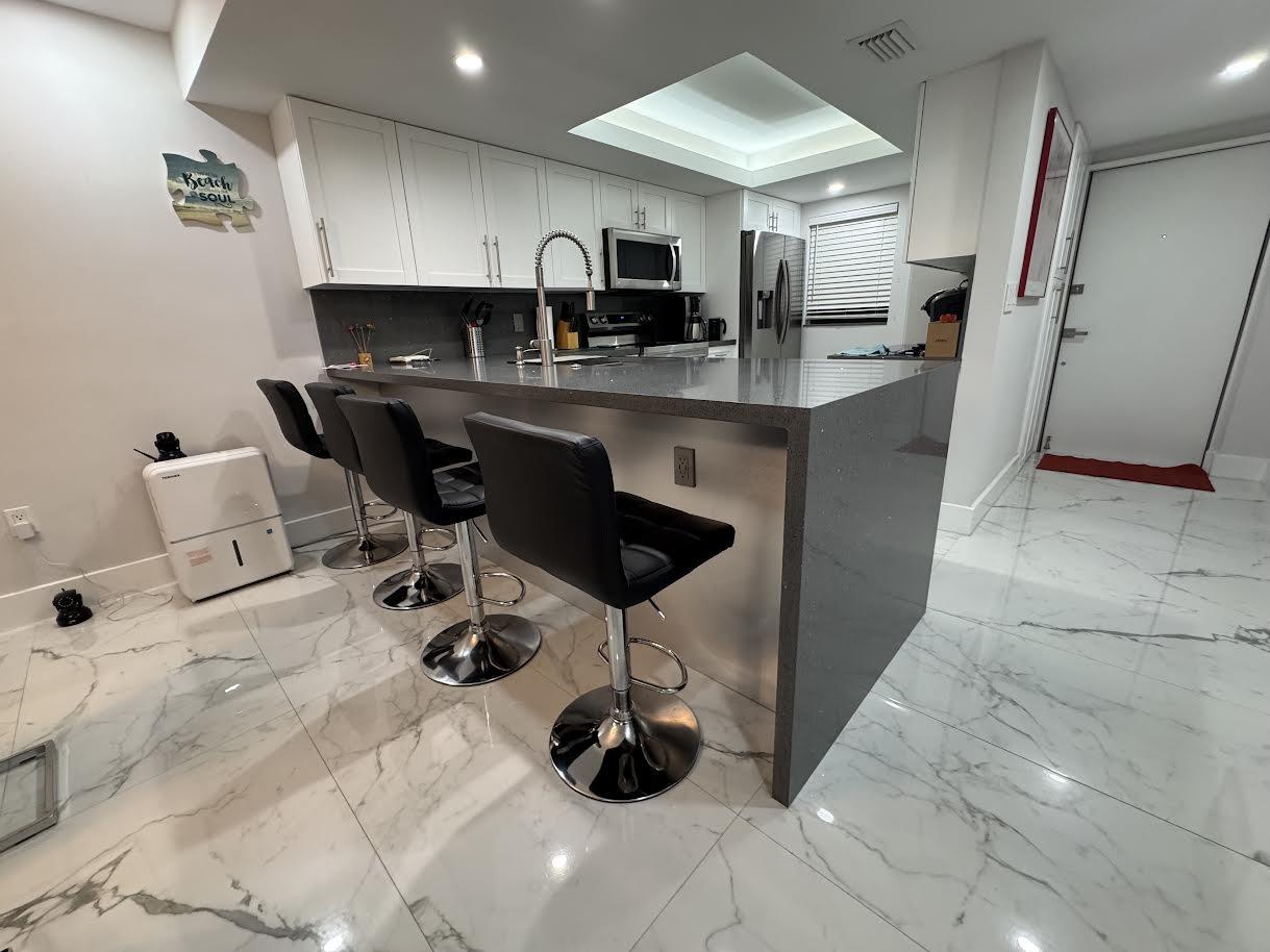 SEA PALMS CONDOMINIUM - Residential