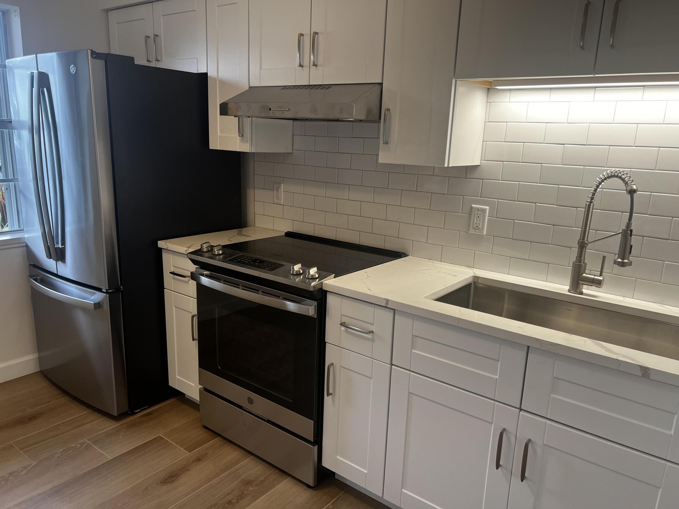 HARBOUR HALL CONDOS - Residential Lease