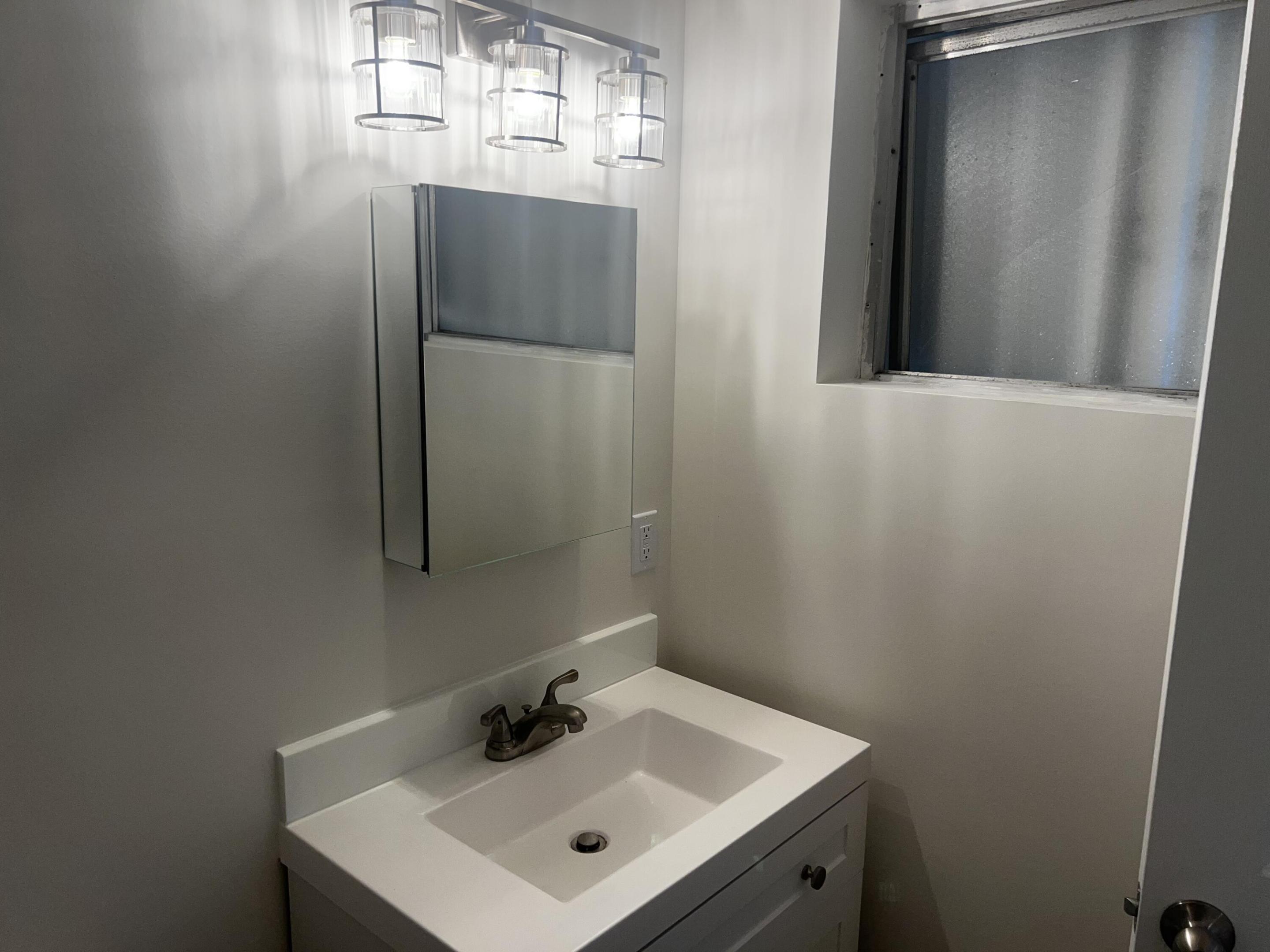 HARBOUR HALL CONDOS - Residential Lease