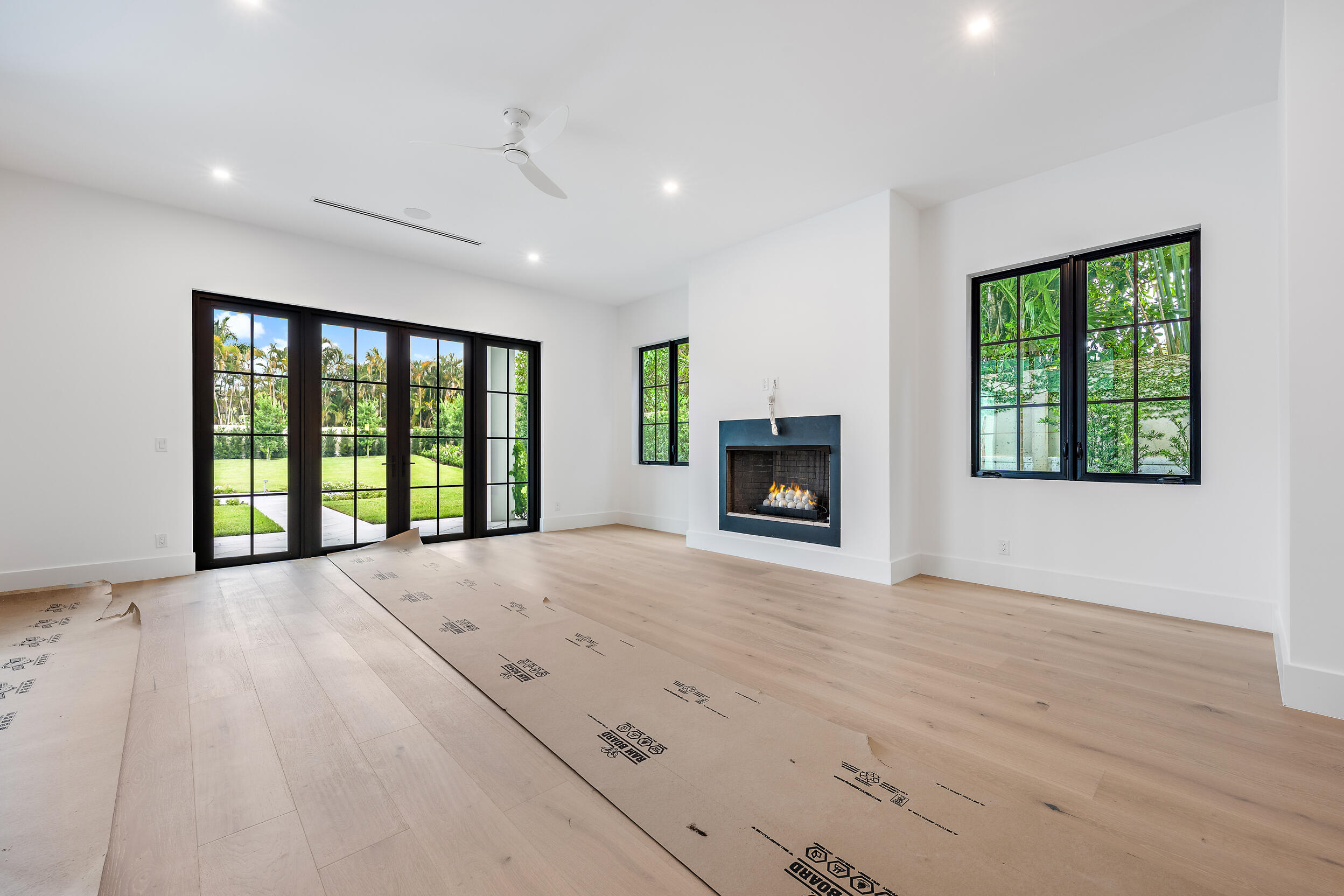 ADMIRALS COVE 3 PAR E - Residential