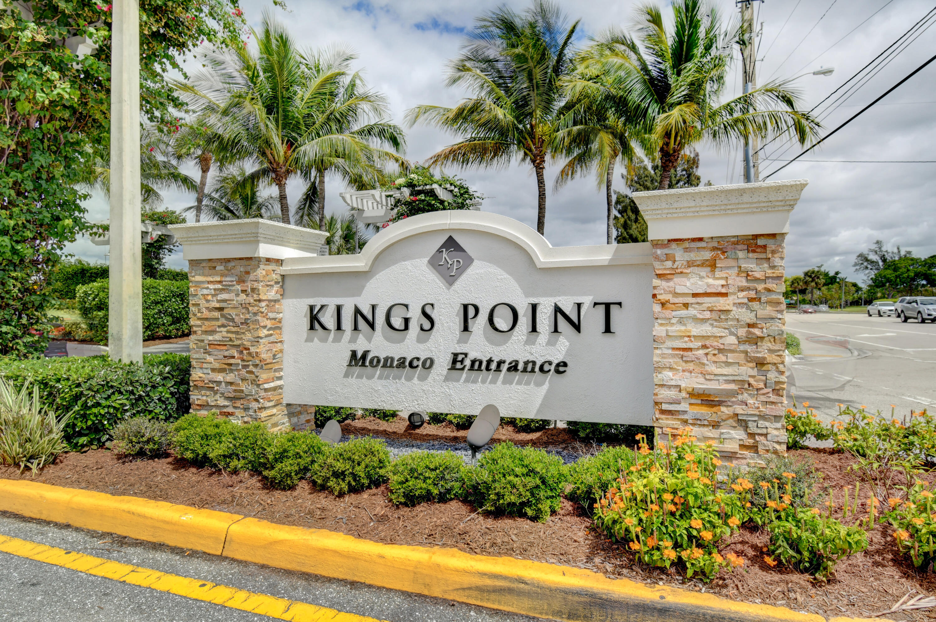 KINGS POINT CAPRI CONDOS - Residential