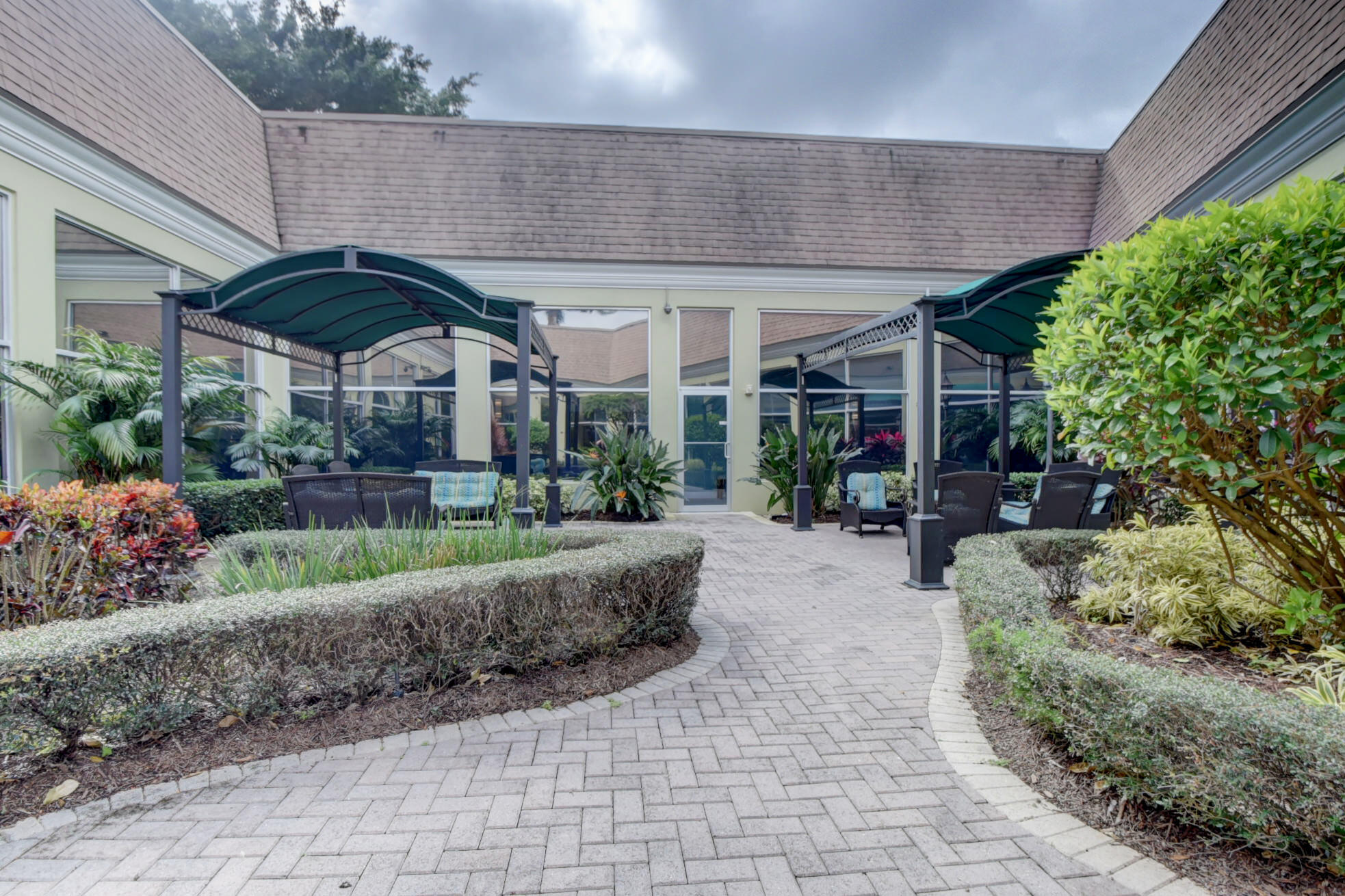 KINGS POINT CAPRI CONDOS - Residential