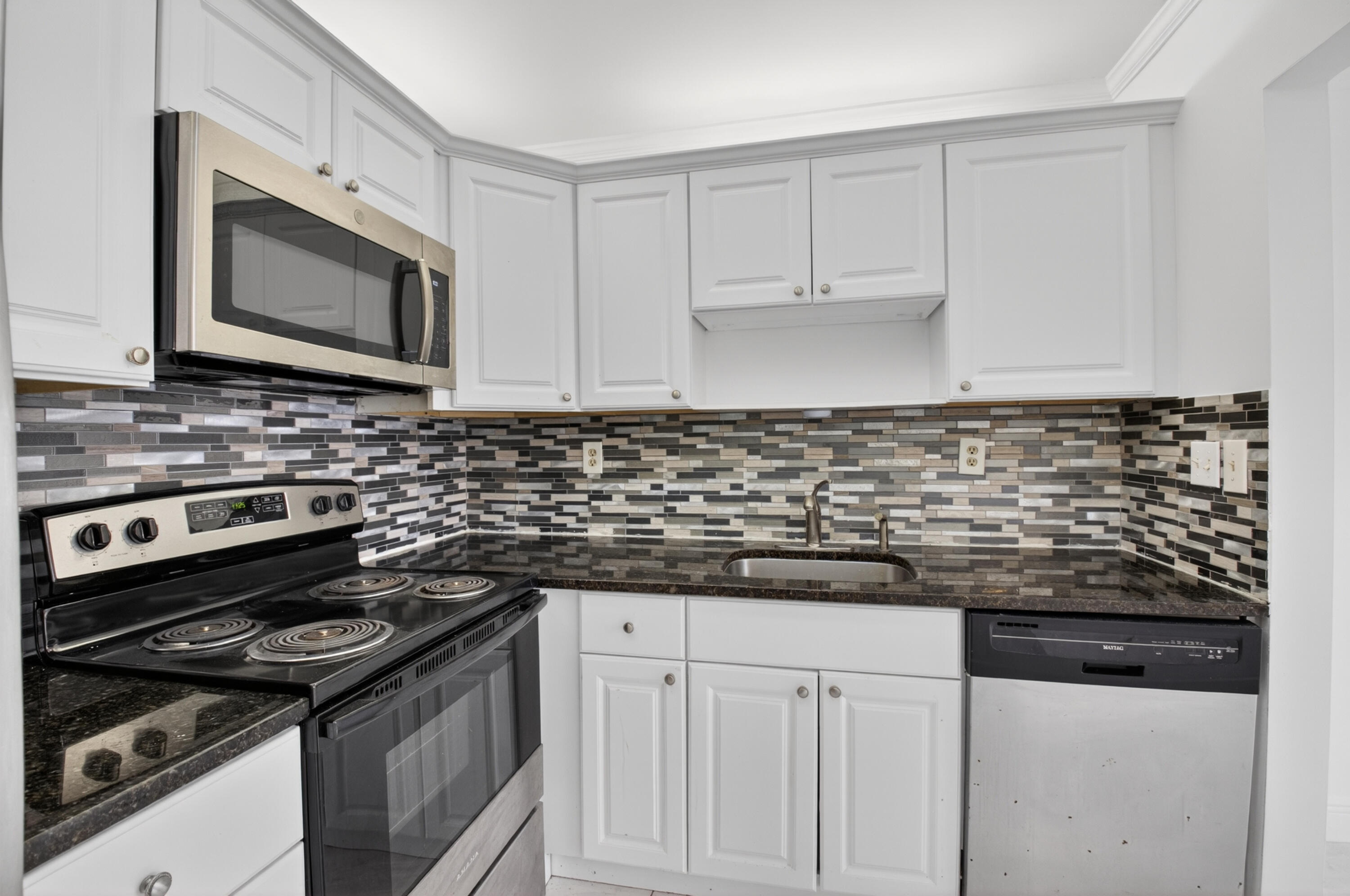 KINGS POINT CAPRI CONDOS - Residential