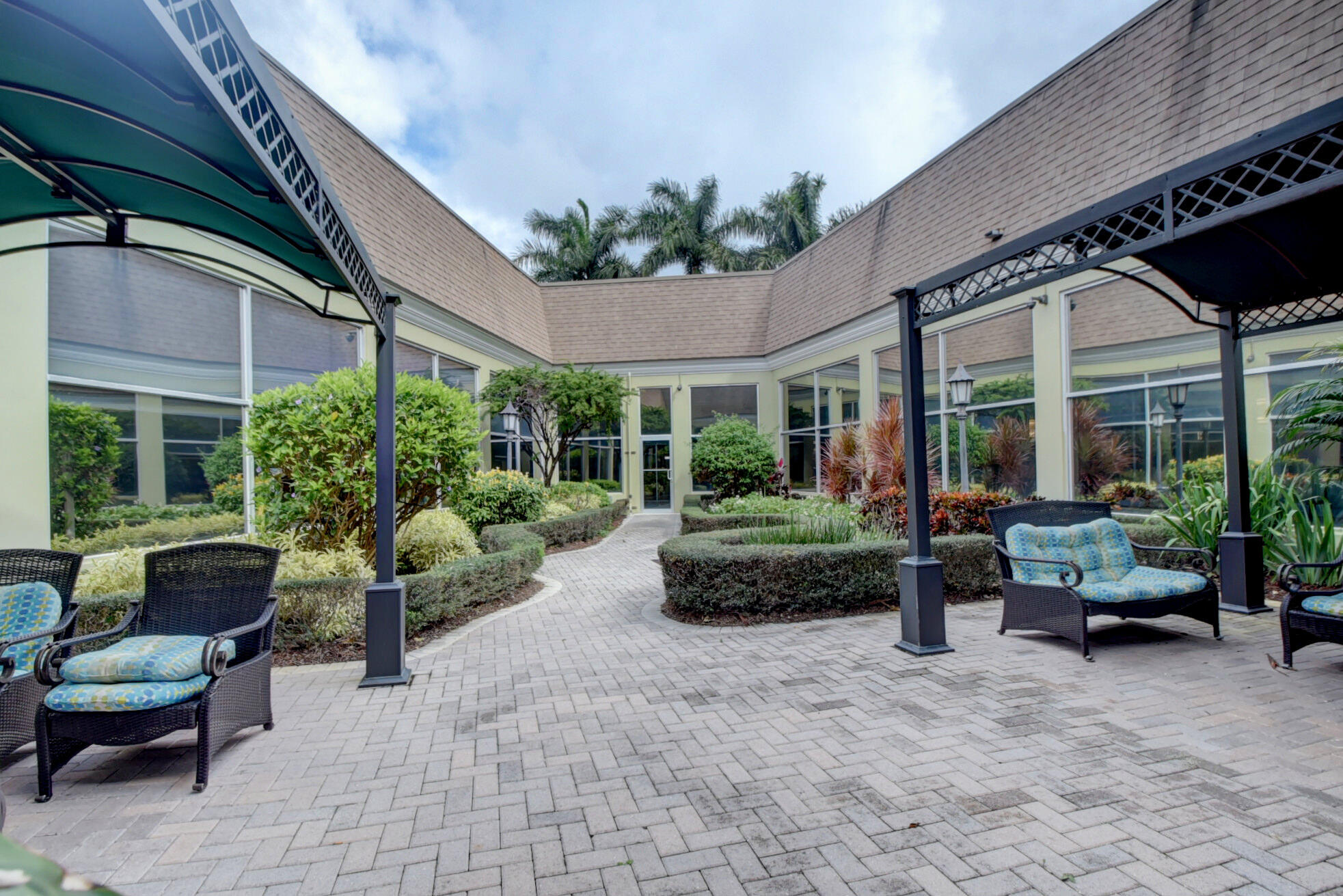 KINGS POINT CAPRI CONDOS - Residential