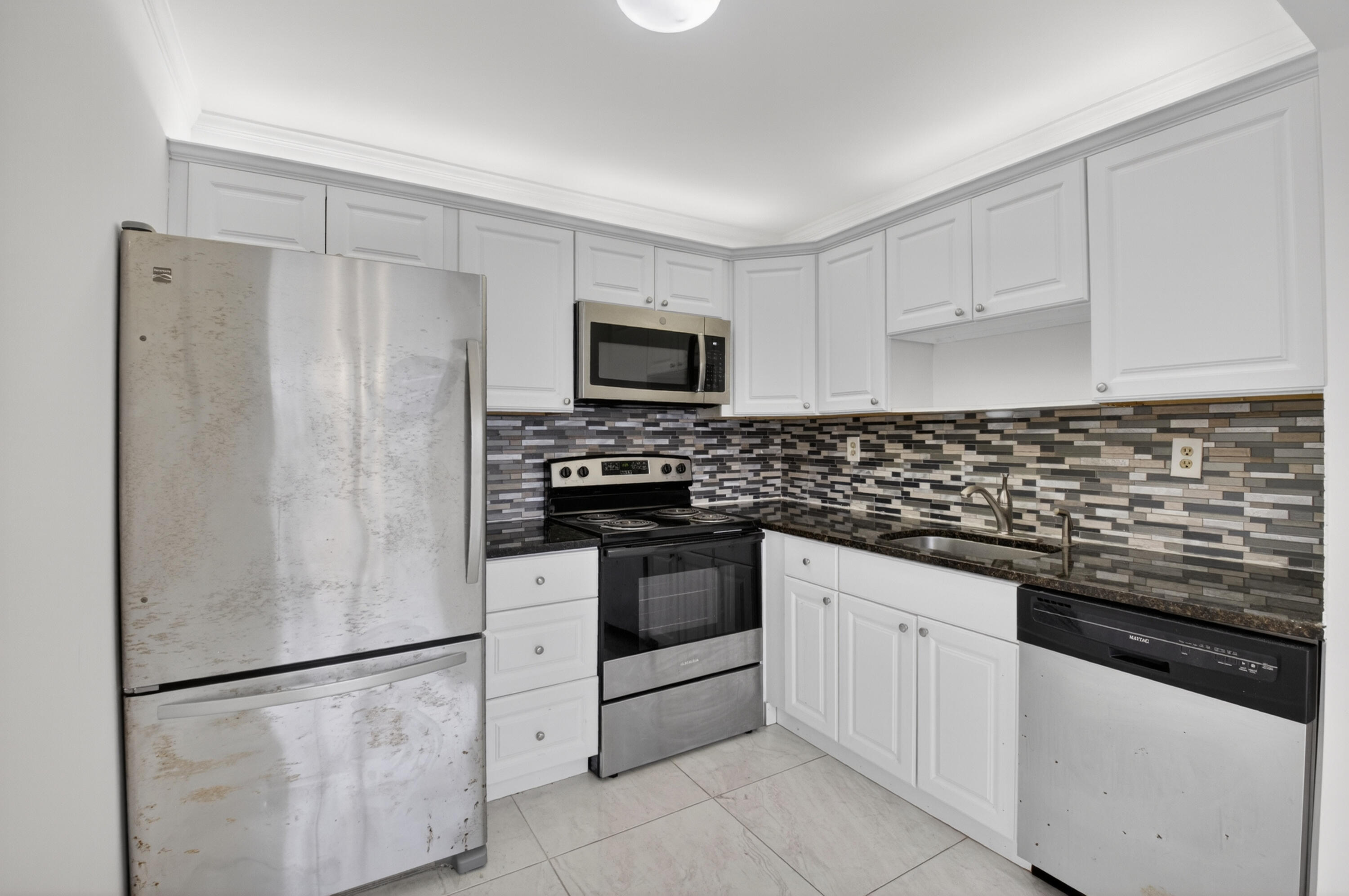 KINGS POINT CAPRI CONDOS - Residential
