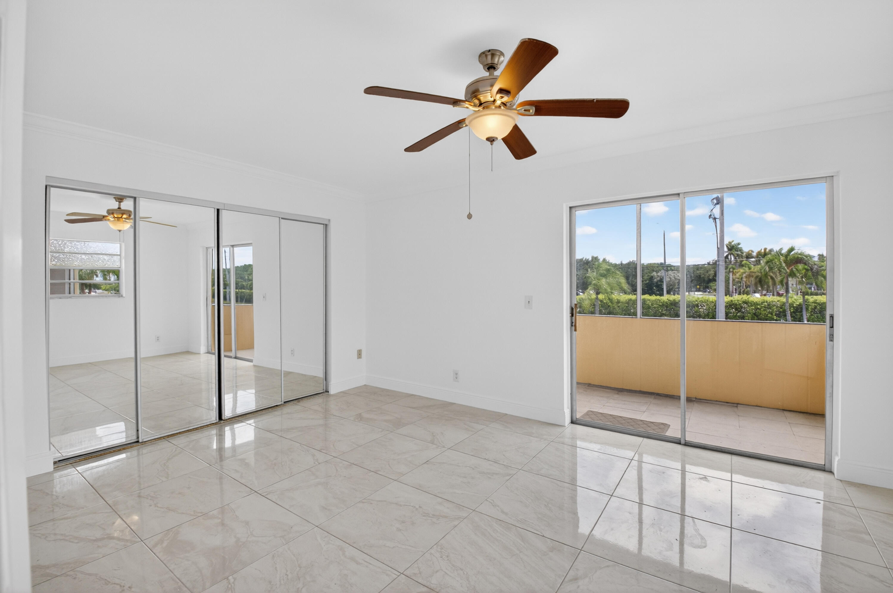 KINGS POINT CAPRI CONDOS - Residential