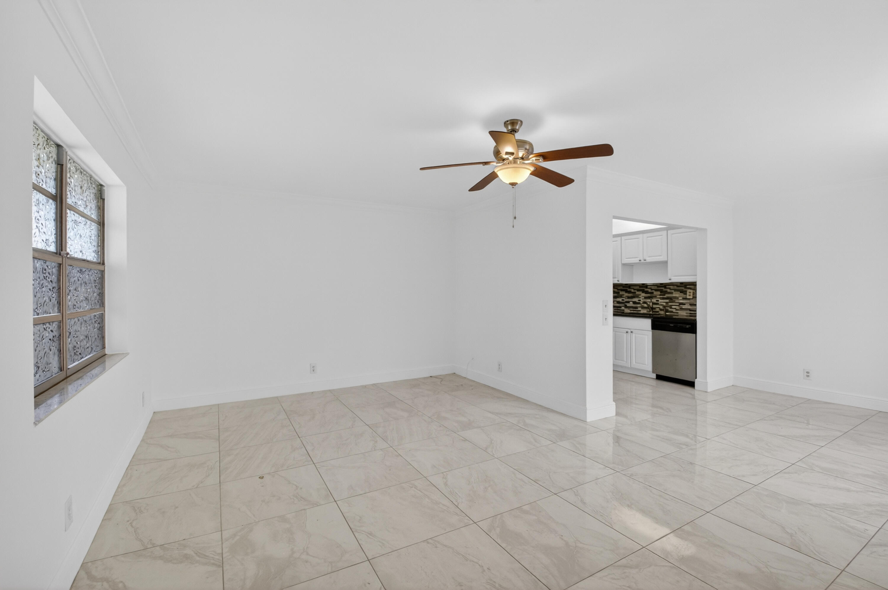 KINGS POINT CAPRI CONDOS - Residential