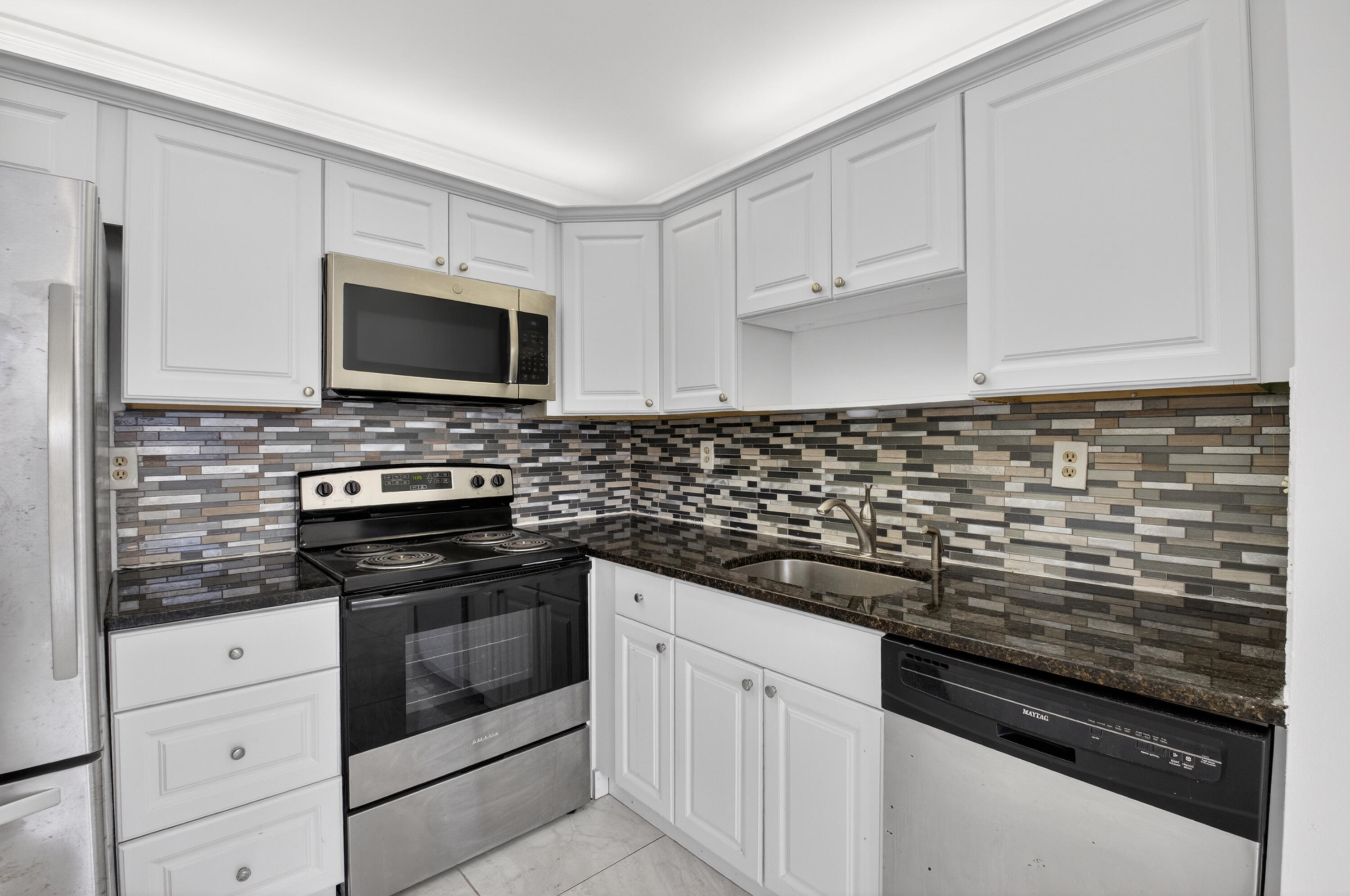 KINGS POINT CAPRI CONDOS - Residential