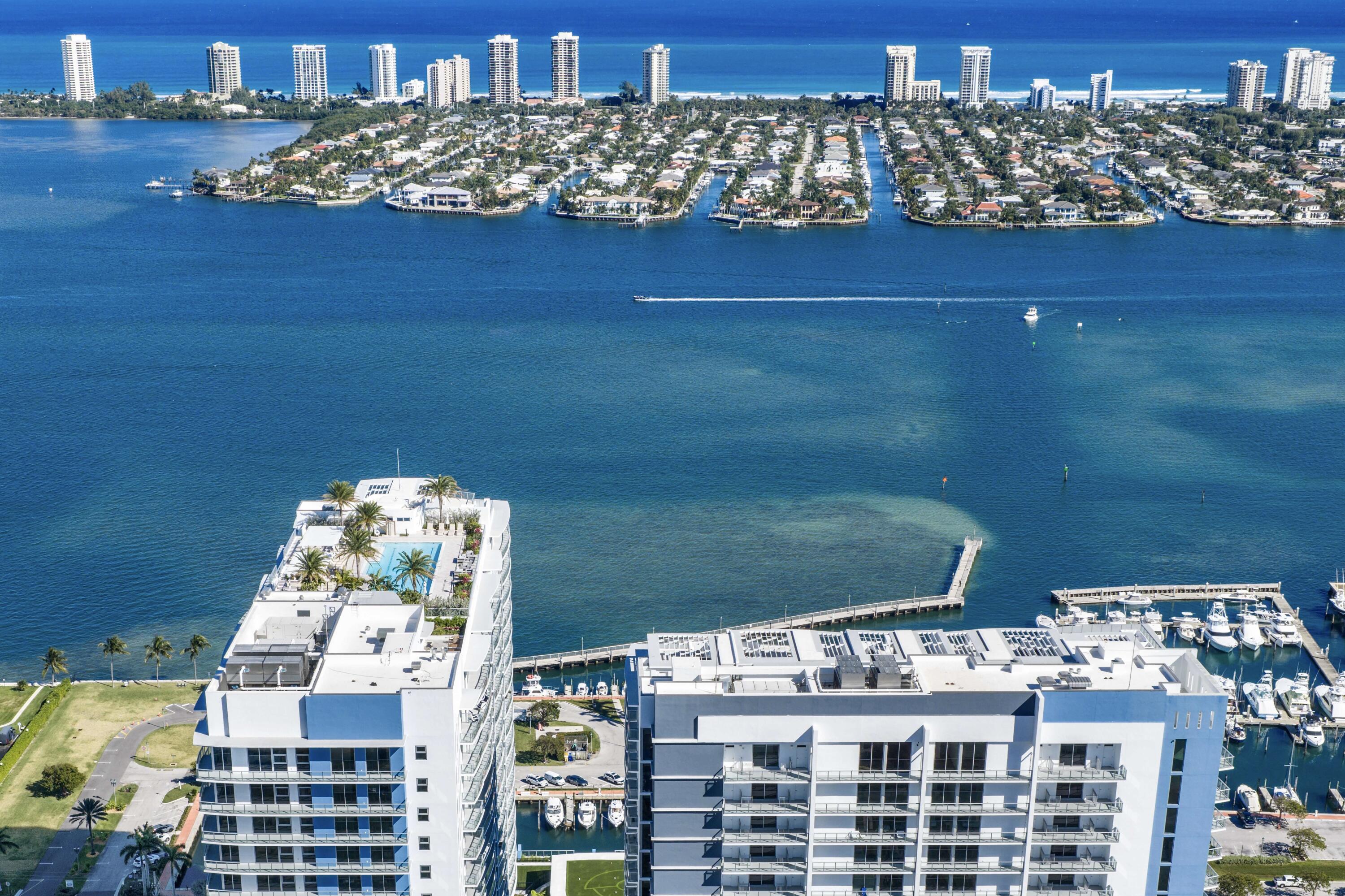 NAUTILUS 220 CONDOMINIUM - Residential