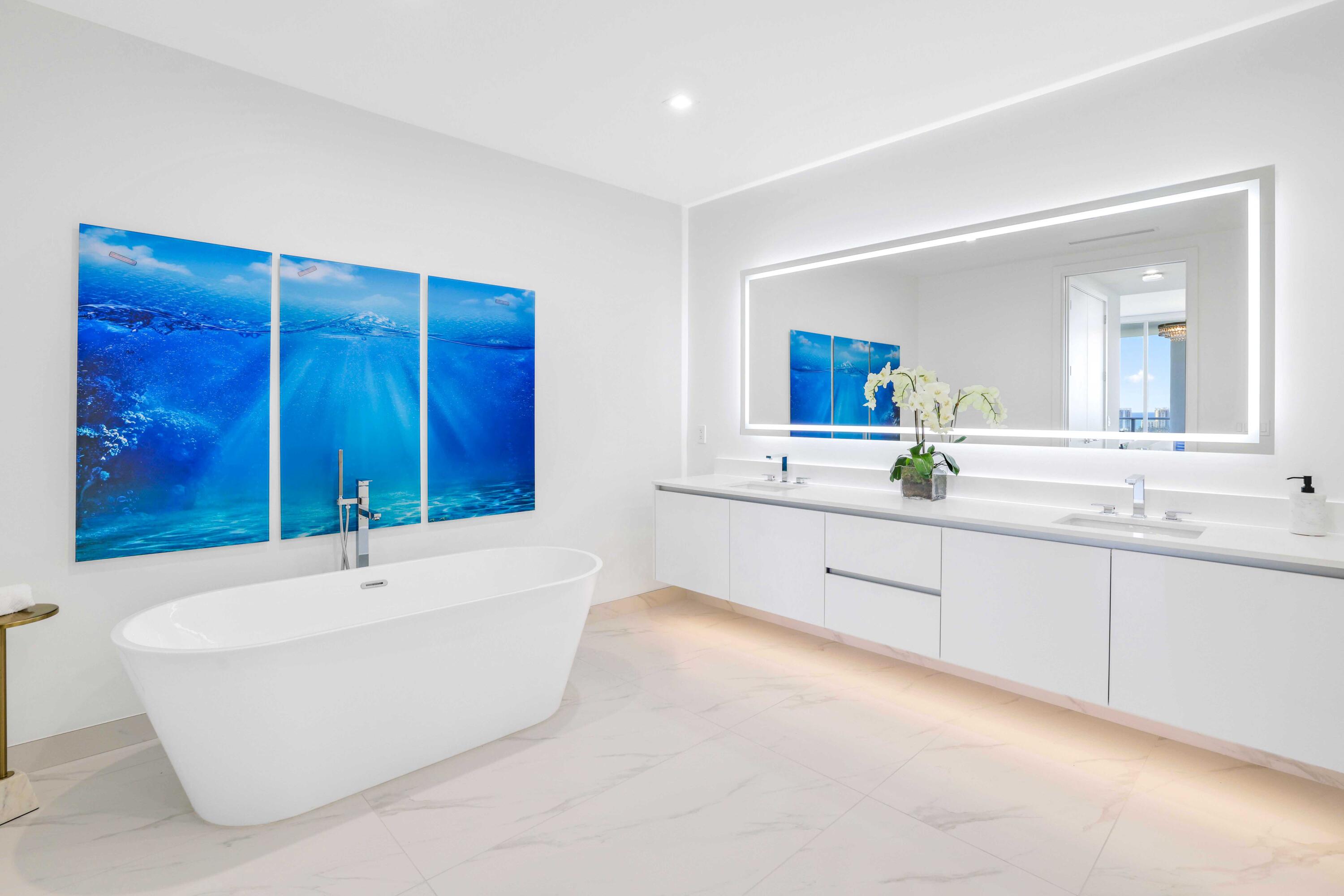 NAUTILUS 220 CONDOMINIUM - Residential