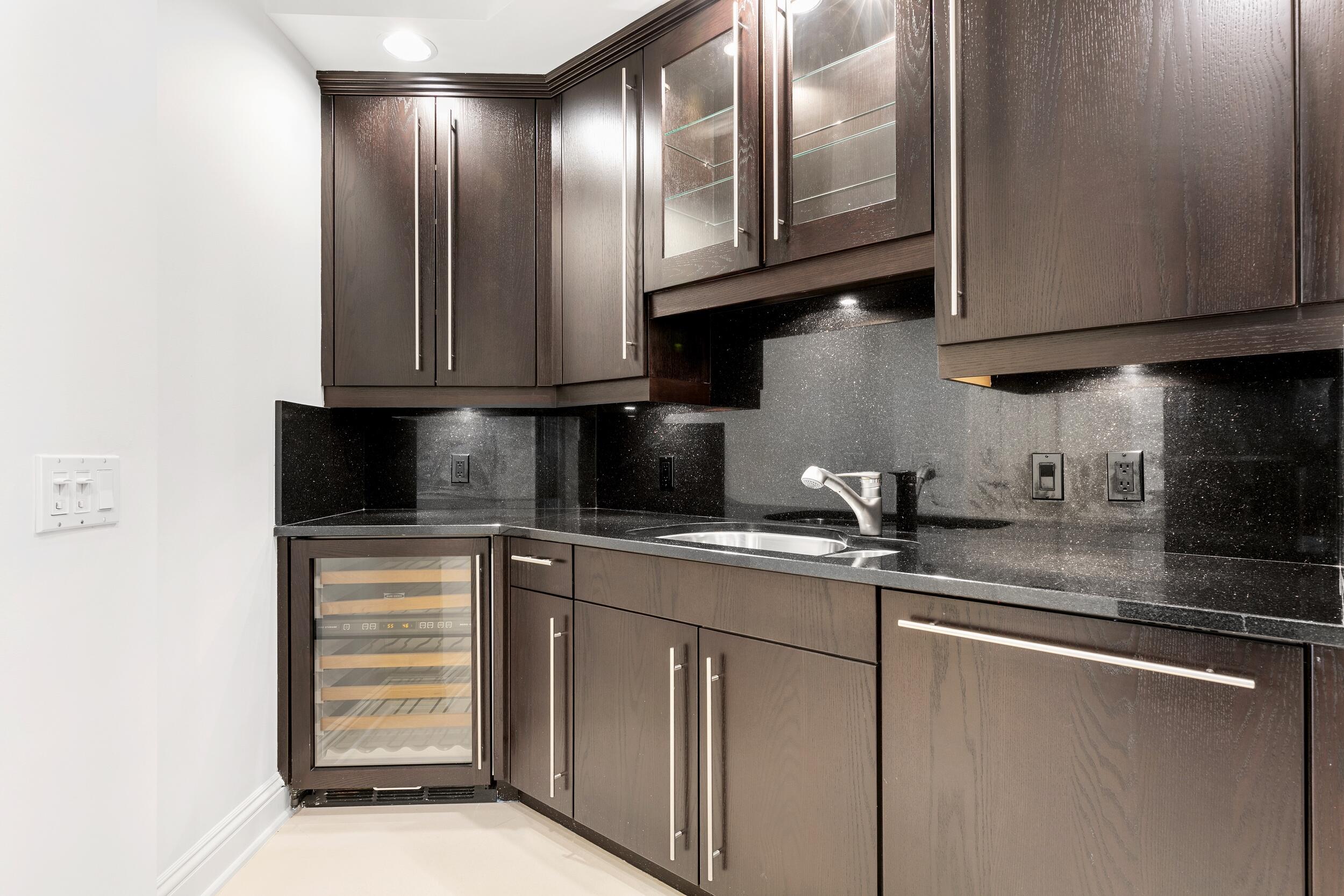 ONE WATERMARK PLACE OF THE PALM BEACHES - Residential