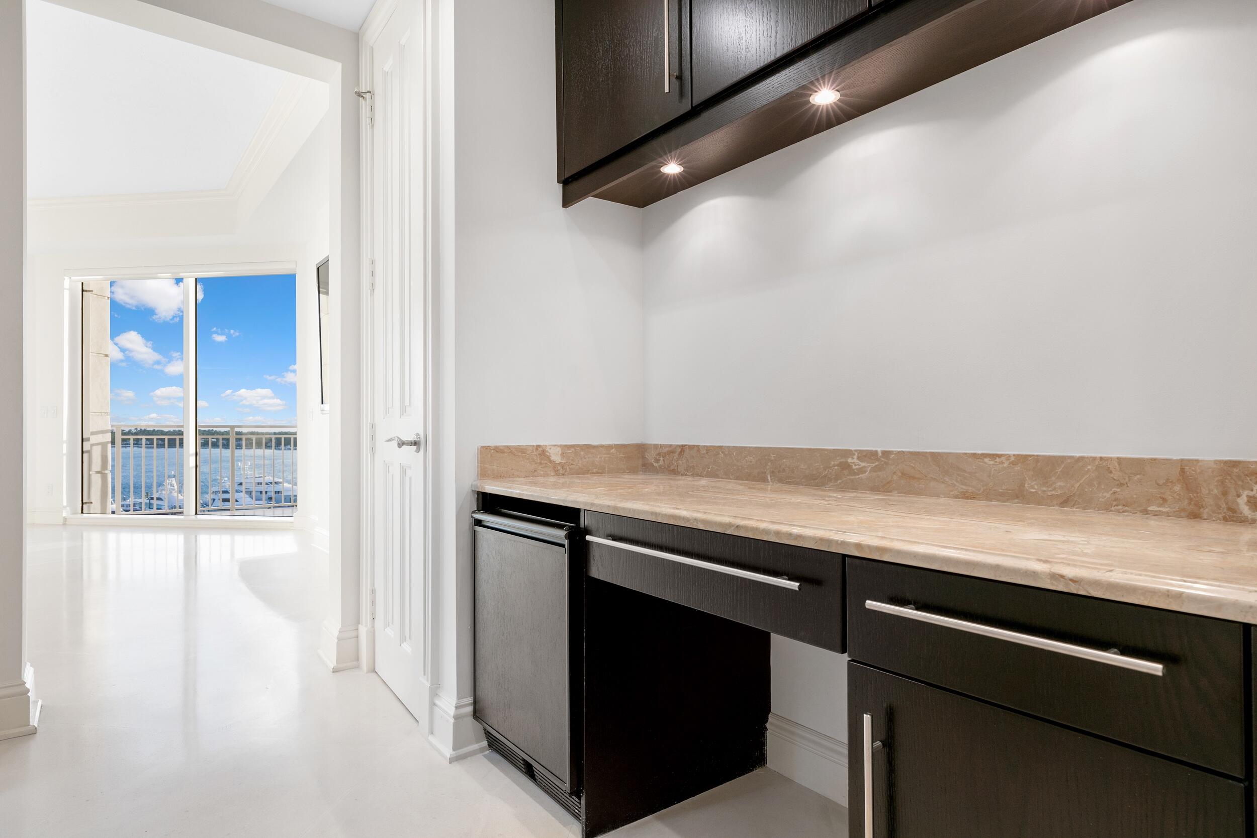 ONE WATERMARK PLACE OF THE PALM BEACHES - Residential