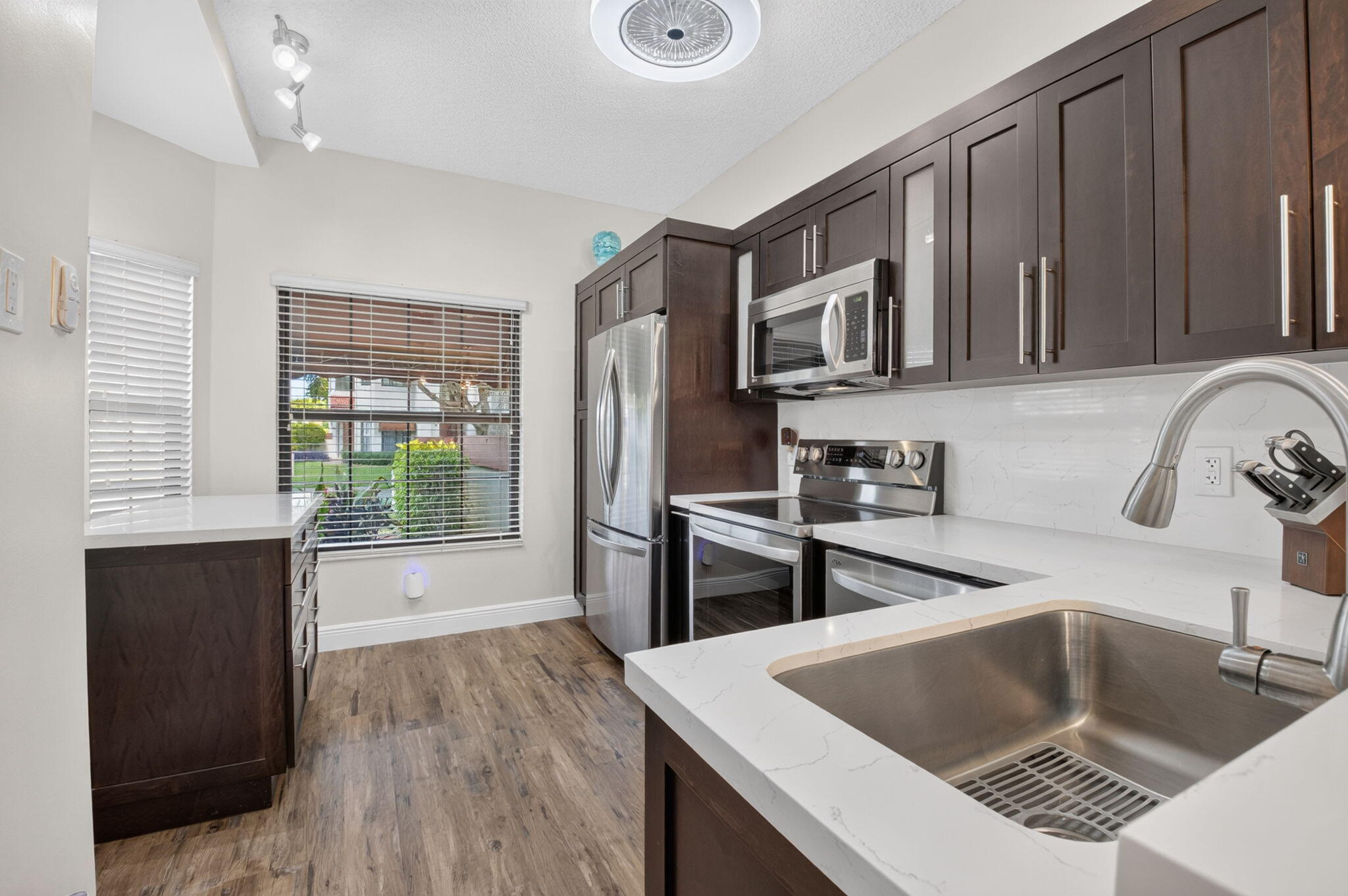 LEXINGTON CLUB VILLAS CONDO - Residential