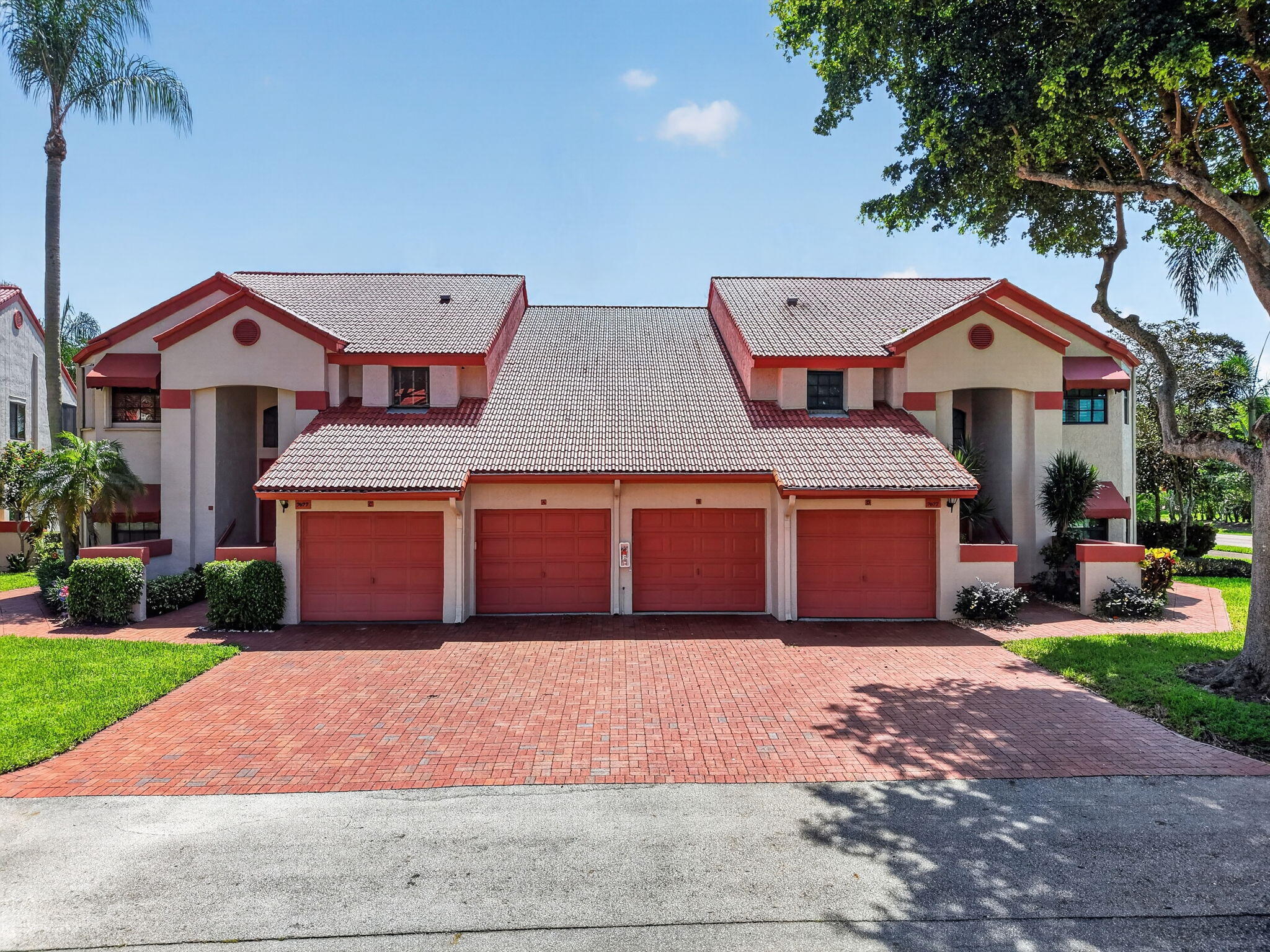 LEXINGTON CLUB VILLAS CONDO - Residential