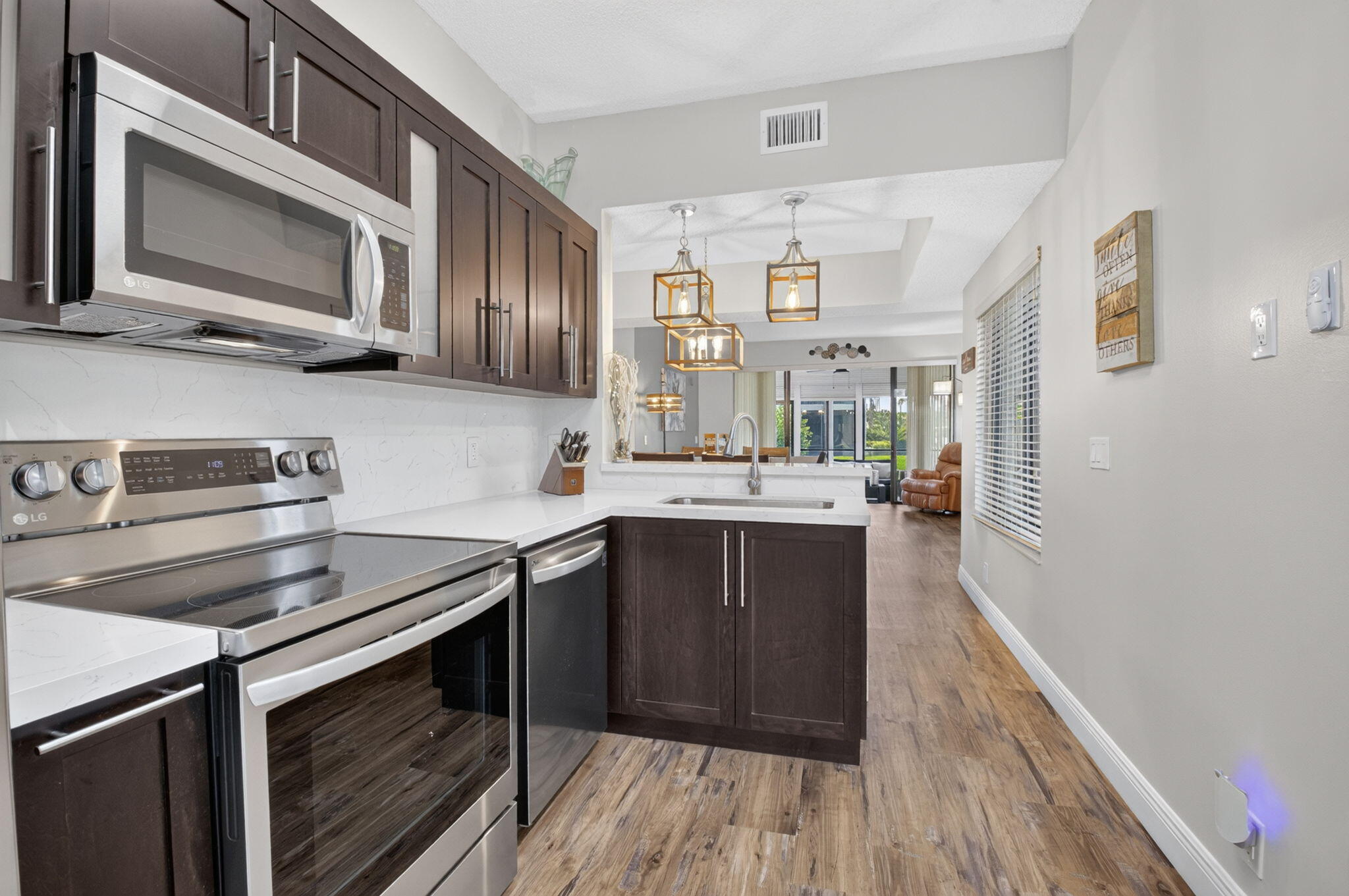 LEXINGTON CLUB VILLAS CONDO - Residential