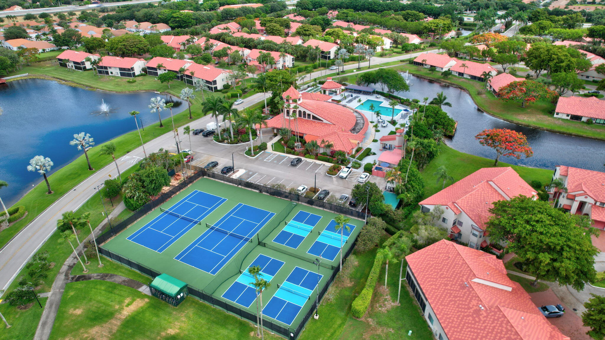 LEXINGTON CLUB VILLAS CONDO - Residential