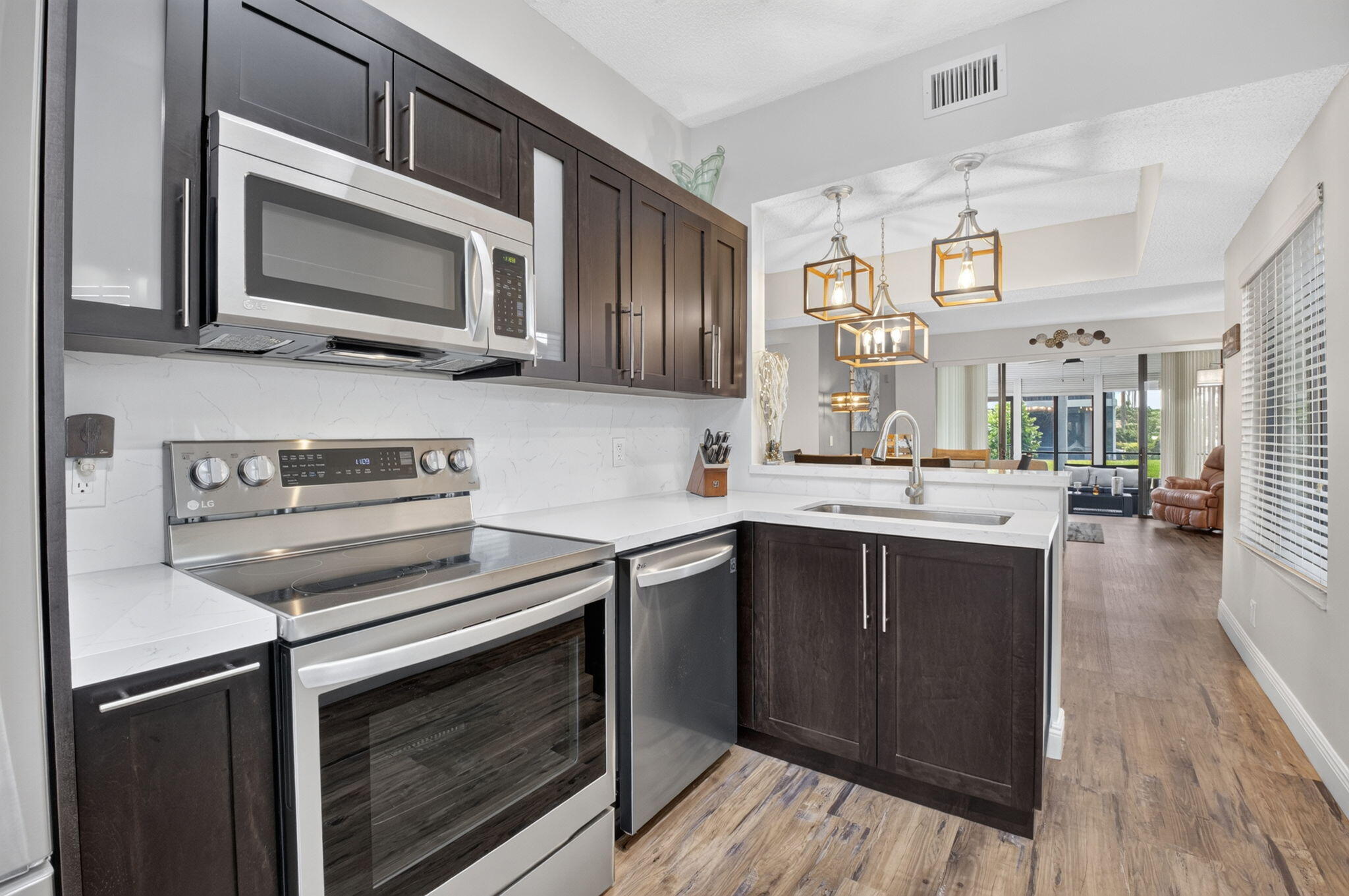 LEXINGTON CLUB VILLAS CONDO - Residential