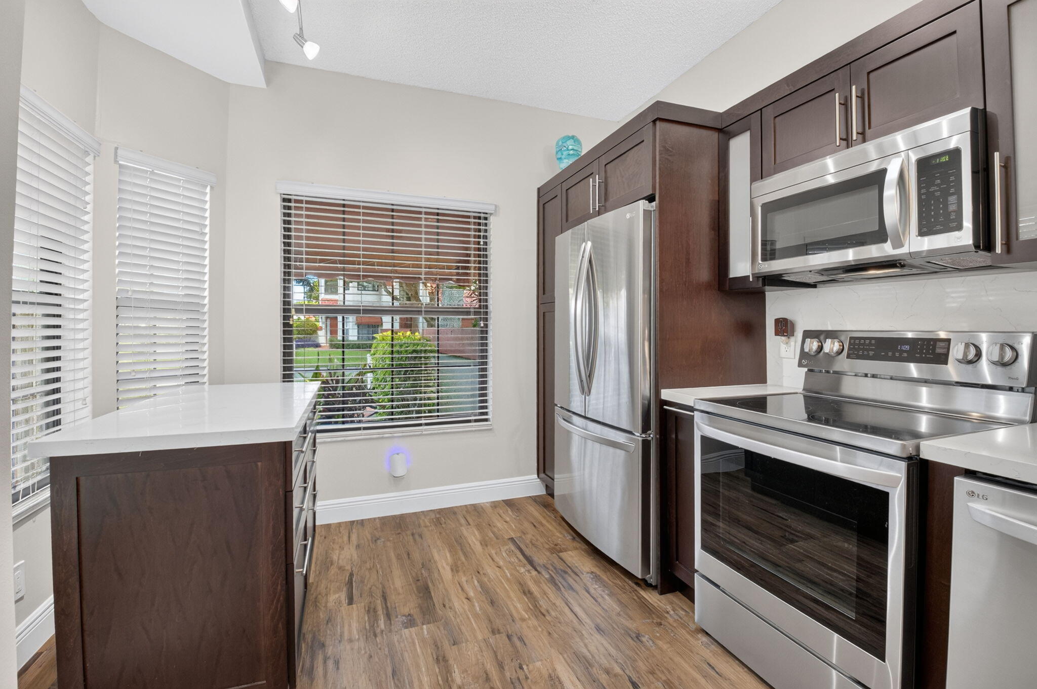 LEXINGTON CLUB VILLAS CONDO - Residential