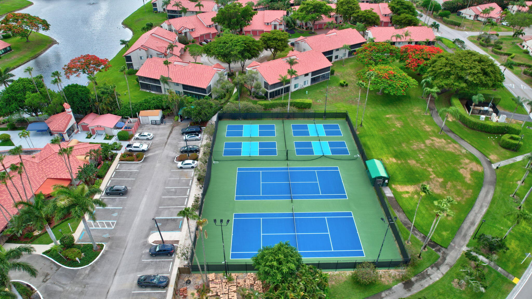 LEXINGTON CLUB VILLAS CONDO - Residential