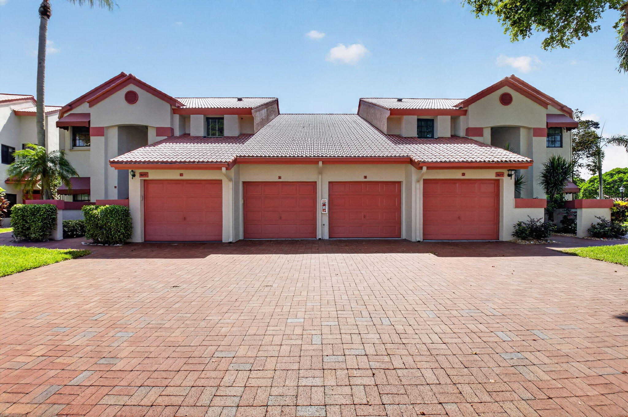 LEXINGTON CLUB VILLAS CONDO - Residential