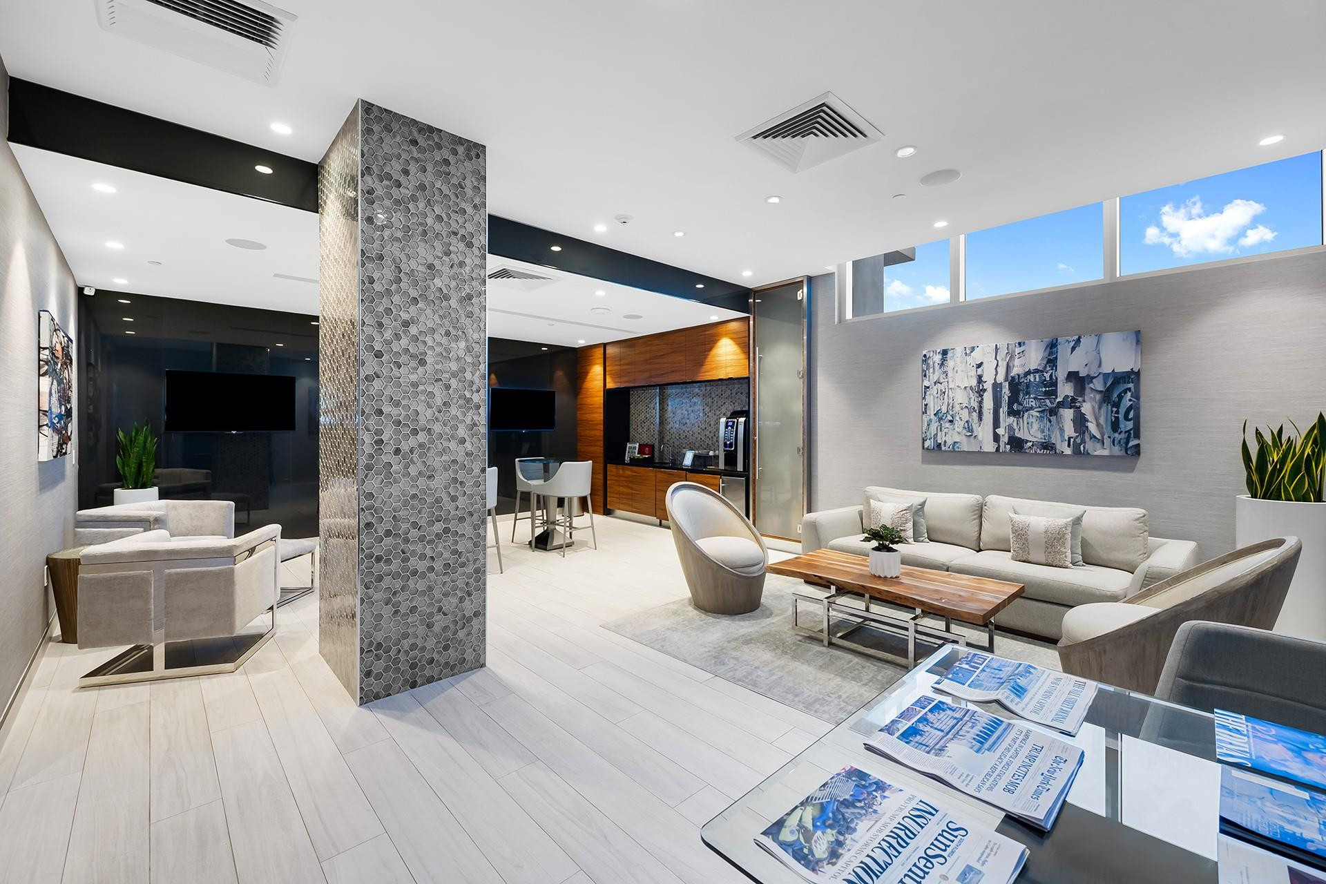 PARAMOUNT - Residential Lease