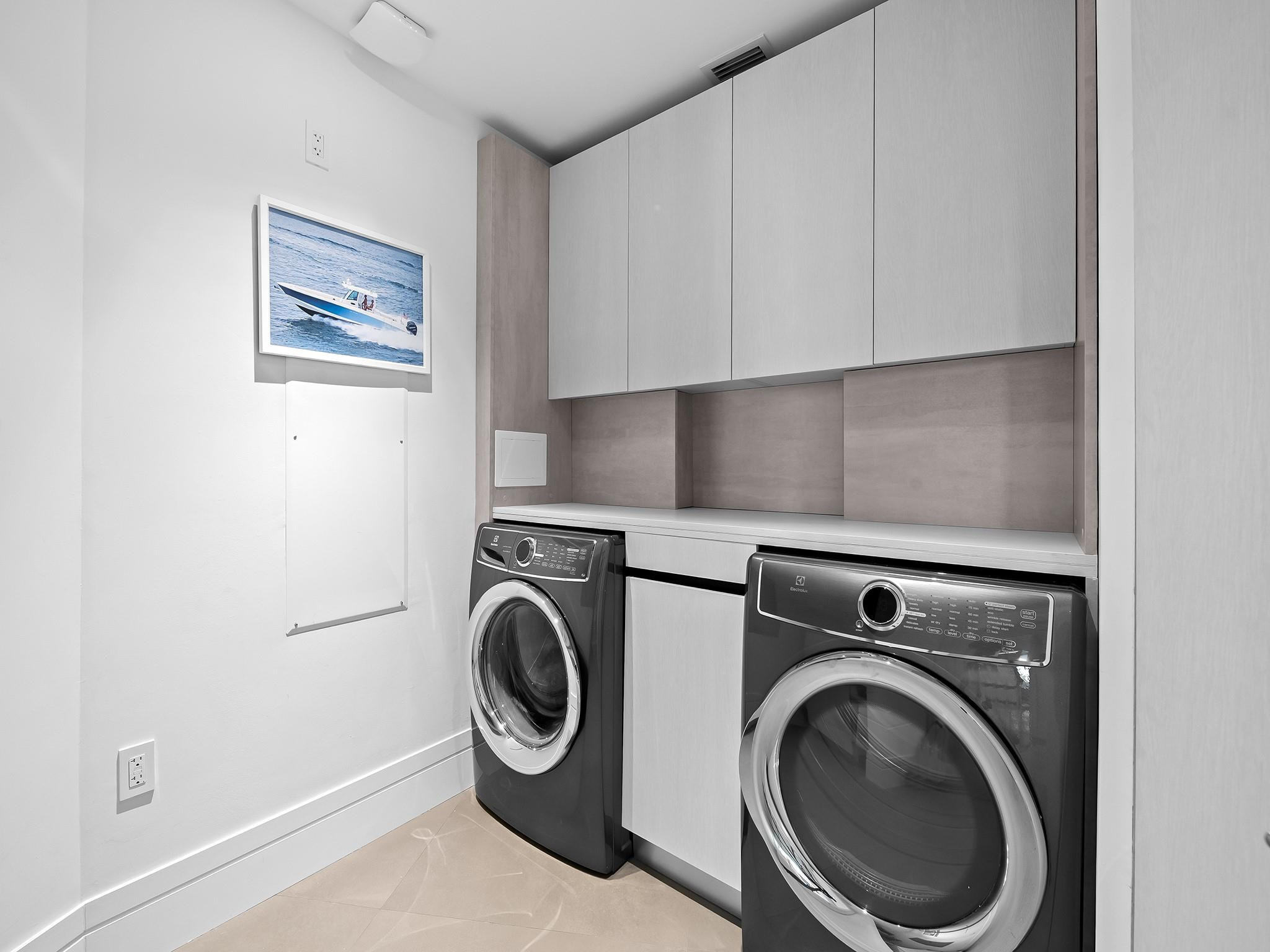 PARAMOUNT - Residential Lease