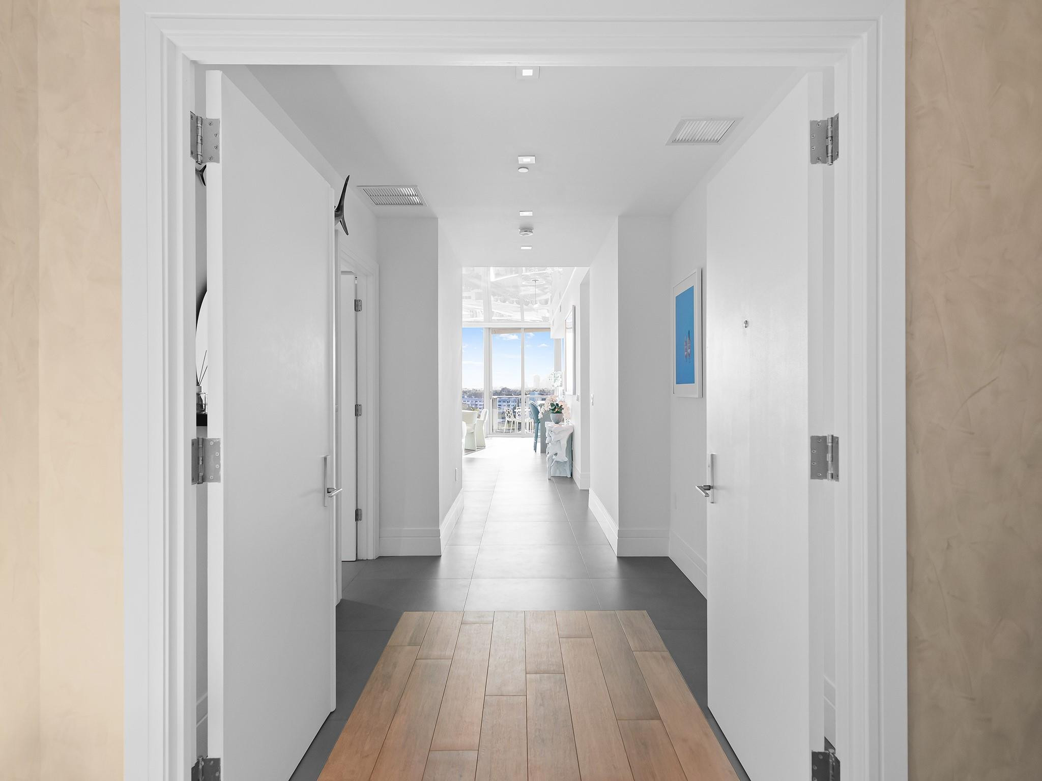 PARAMOUNT - Residential Lease