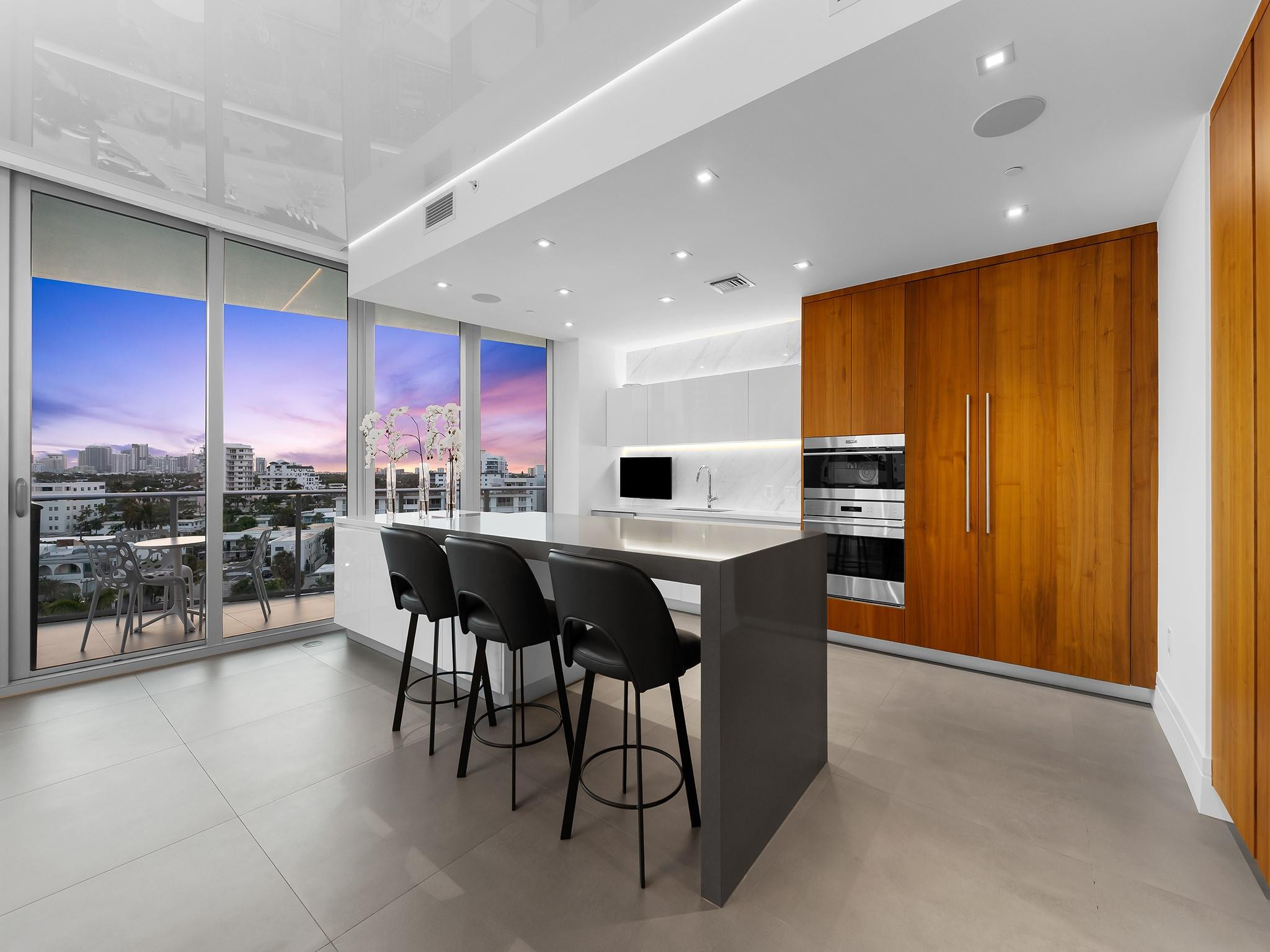 PARAMOUNT - Residential Lease