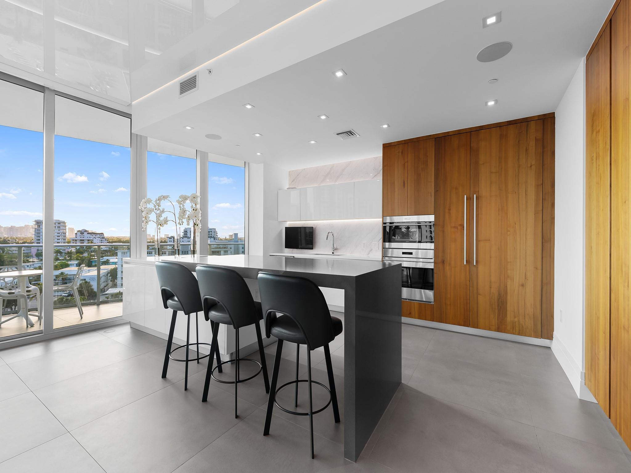 PARAMOUNT - Residential Lease