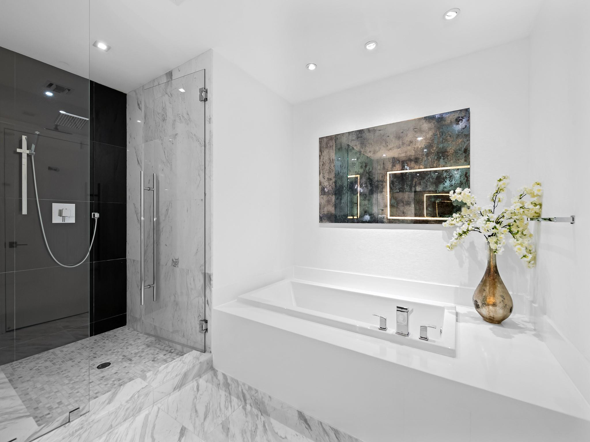 PARAMOUNT - Residential Lease