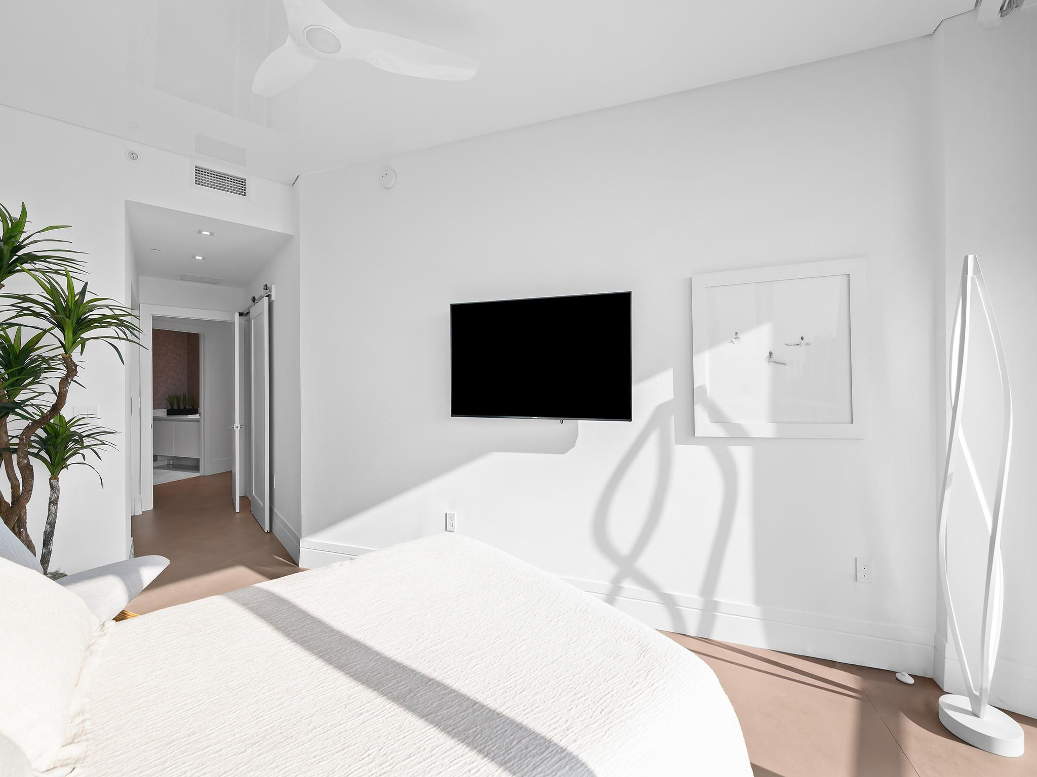 PARAMOUNT - Residential Lease