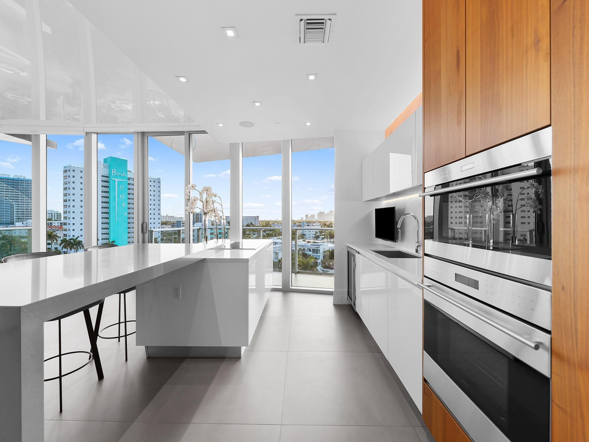 PARAMOUNT - Residential Lease