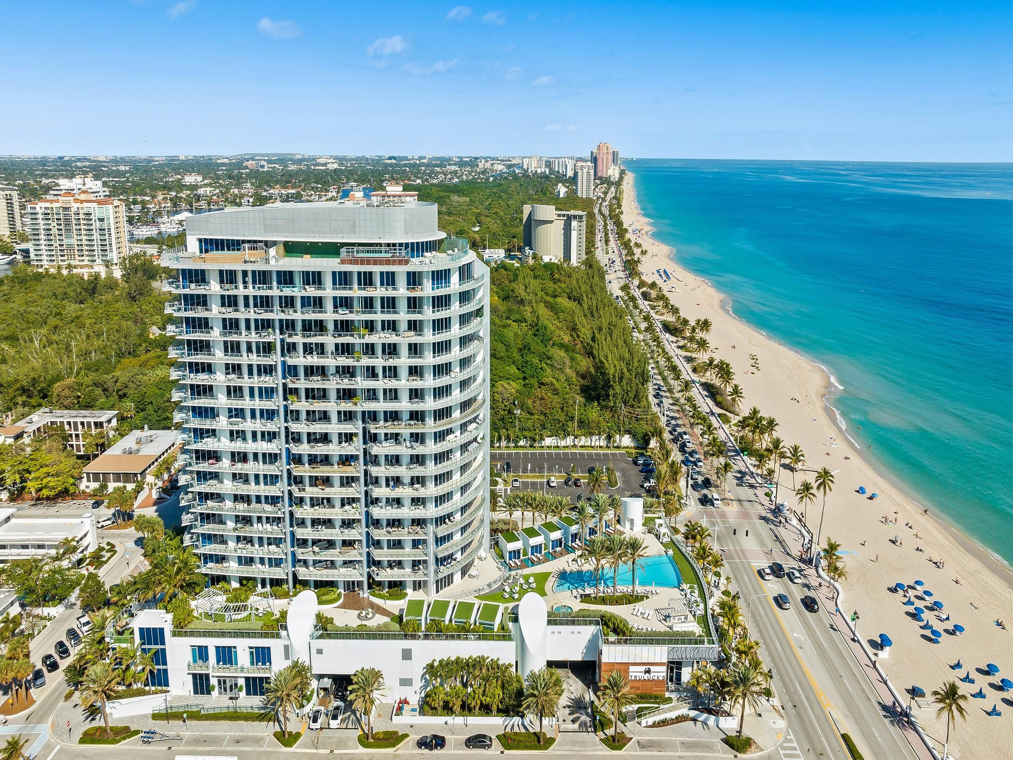 PARAMOUNT - Residential Lease