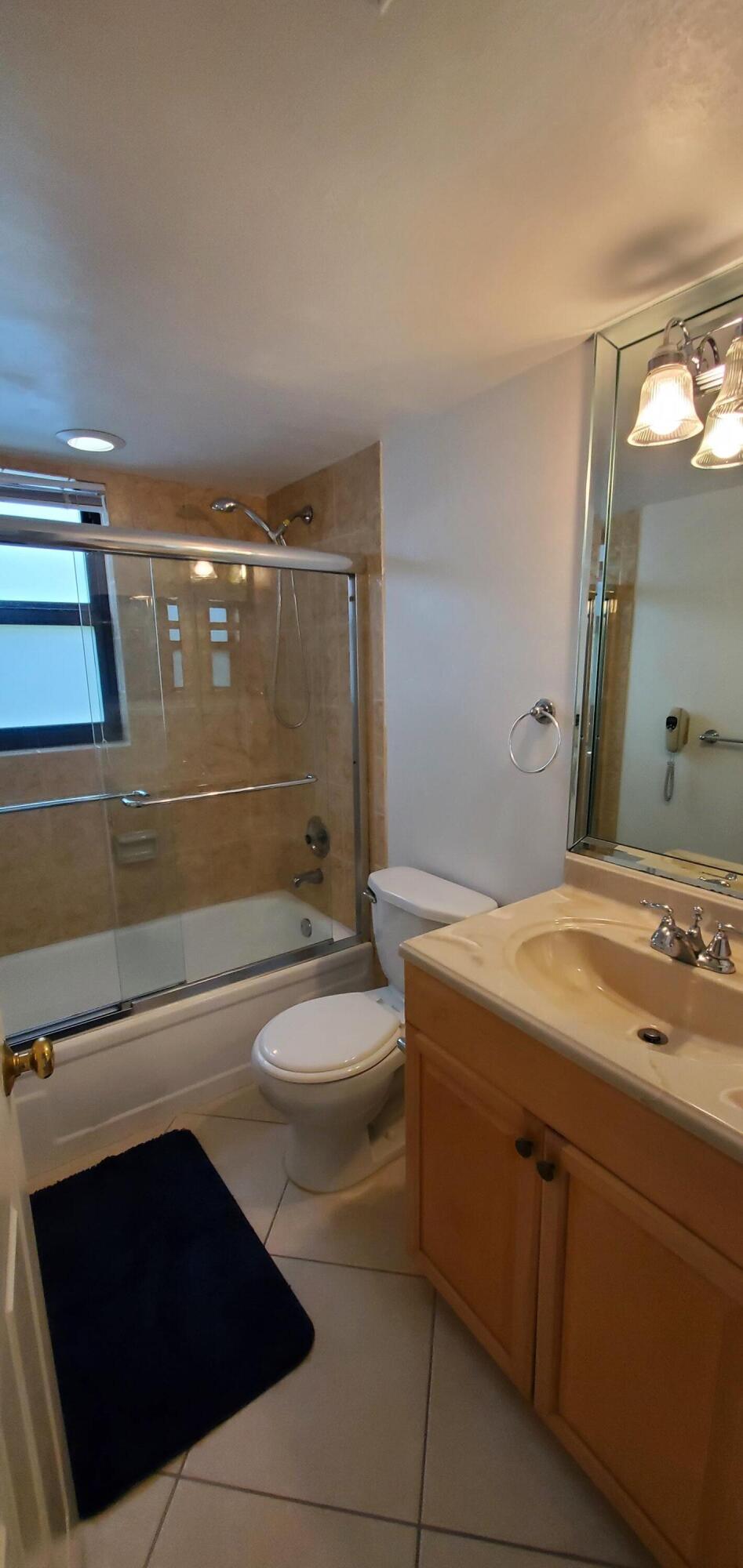 PALM LAKES CONDO - Residential Lease