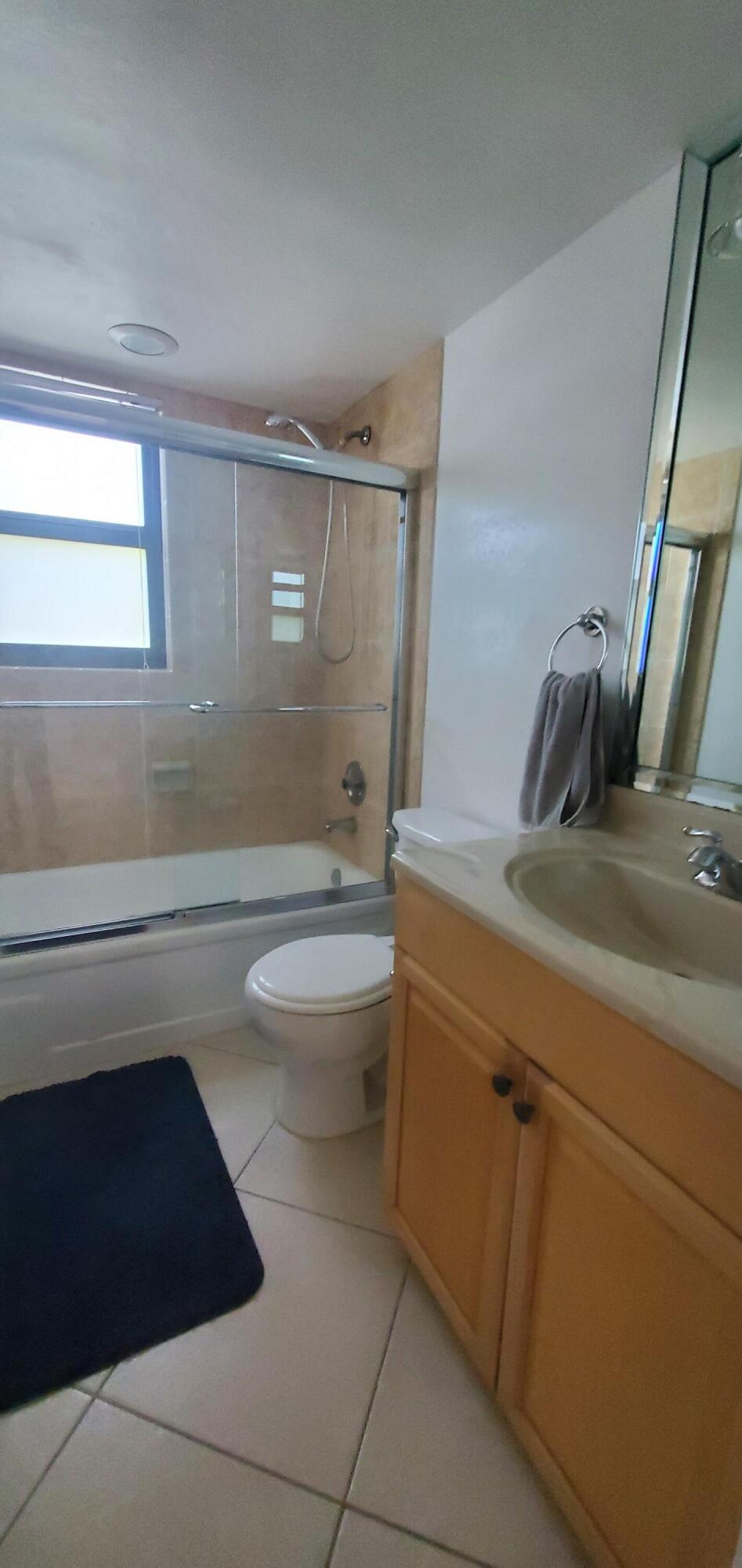 PALM LAKES CONDO - Residential Lease