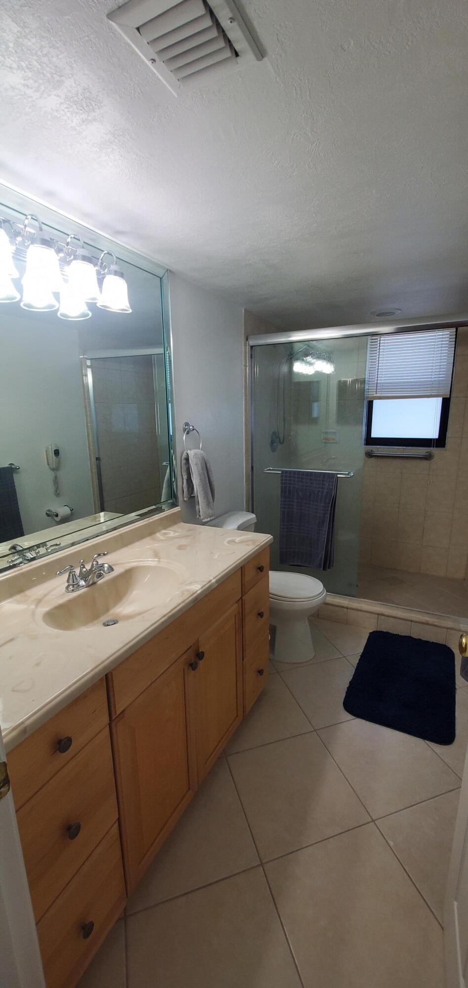 PALM LAKES CONDO - Residential Lease
