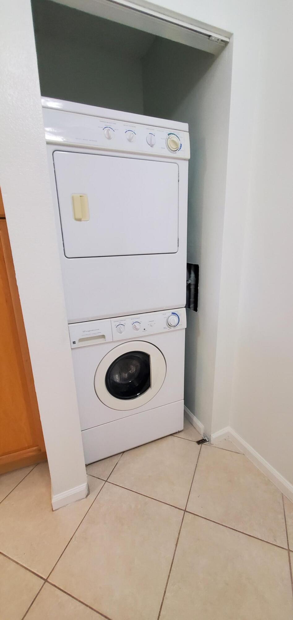 PALM LAKES CONDO - Residential Lease