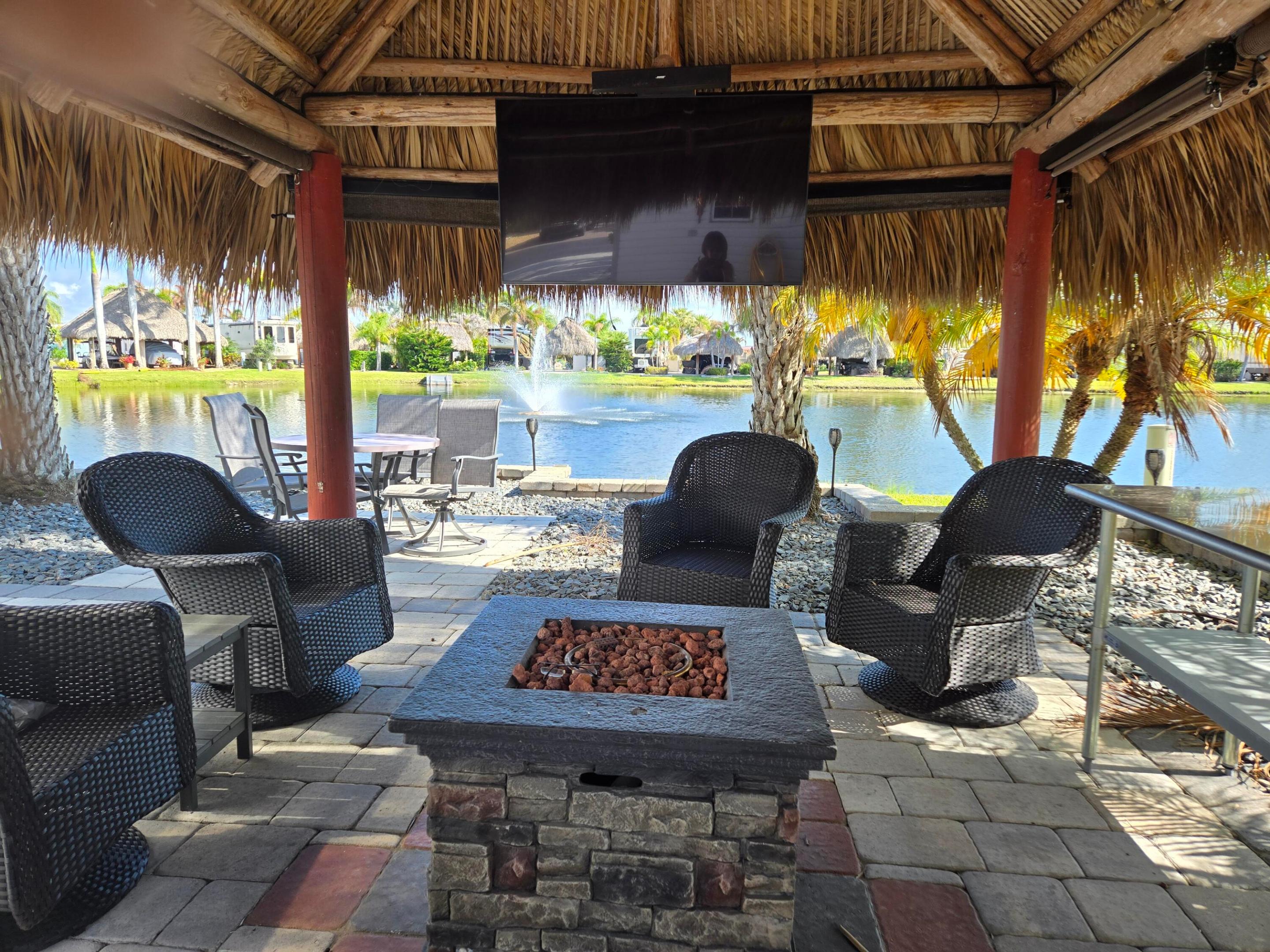 SILVER PALMS RV VILLAGE - Land
