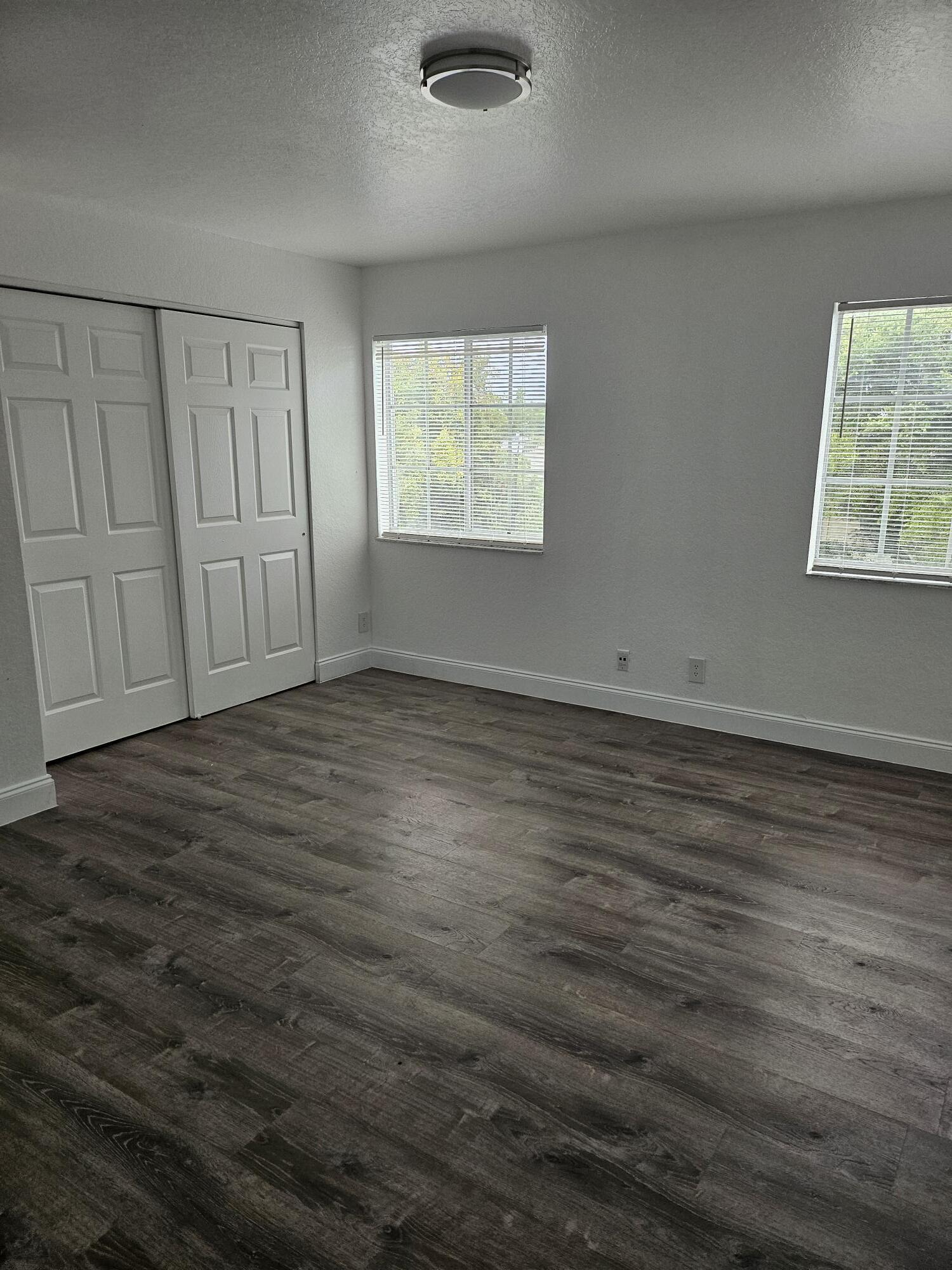 LAUREL OAKS ENCLAVE - Residential Lease