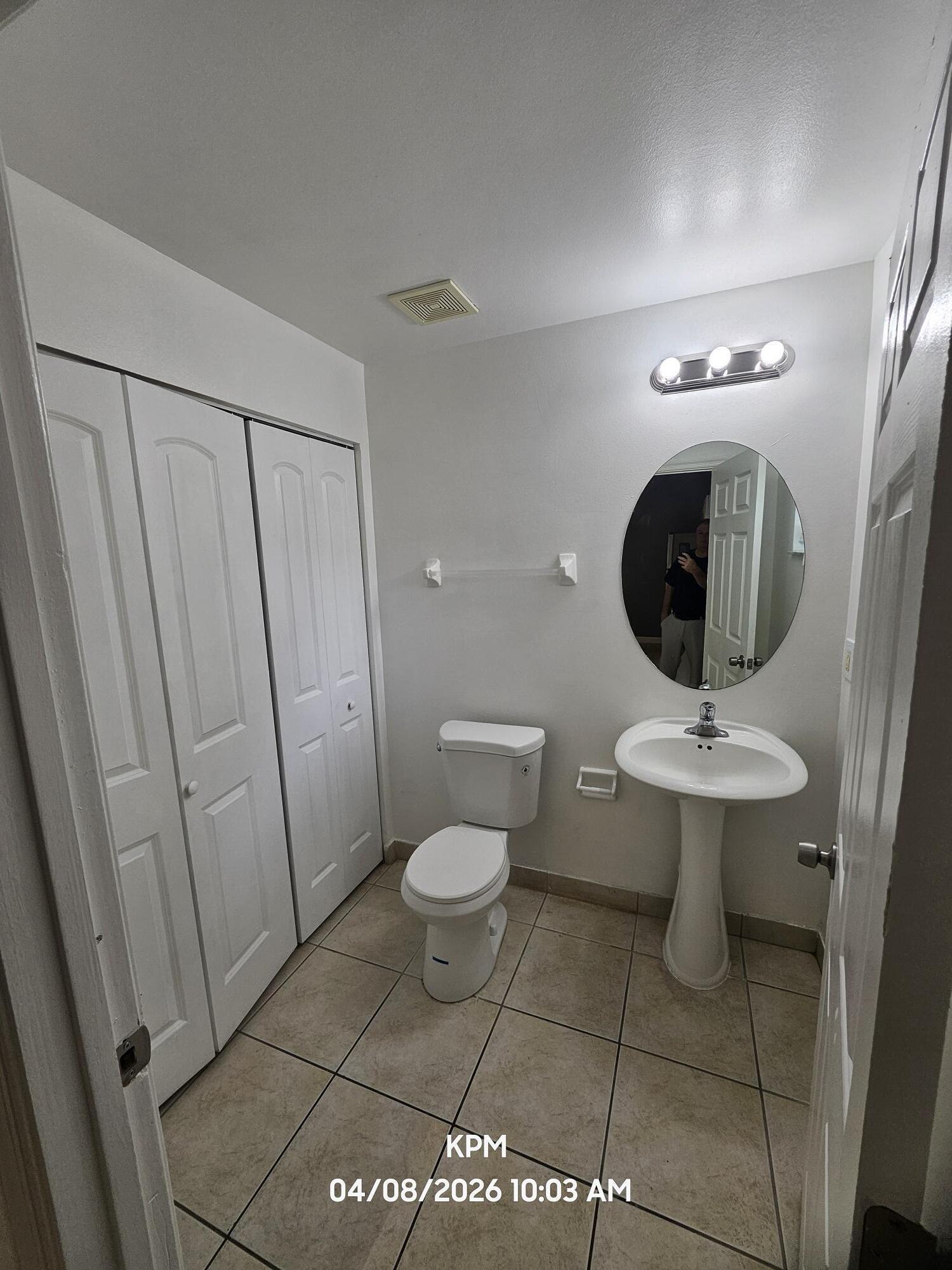 LAUREL OAKS ENCLAVE - Residential Lease