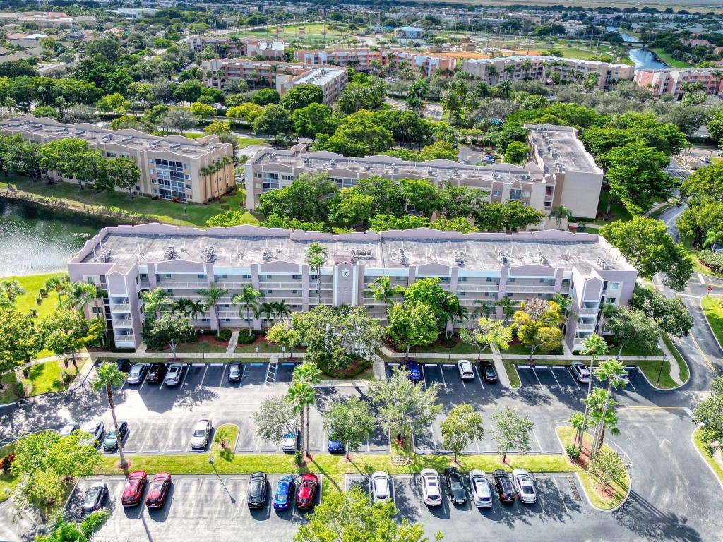 Kings Point Weldon Condo - Residential