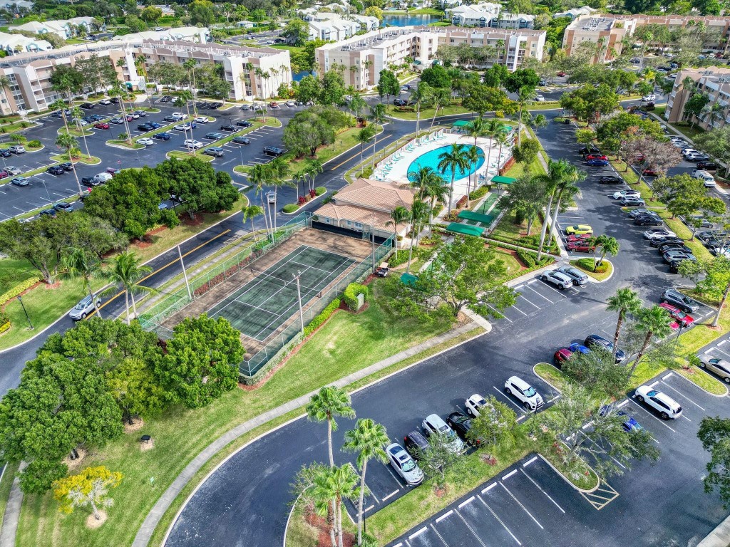 Kings Point Weldon Condo - Residential