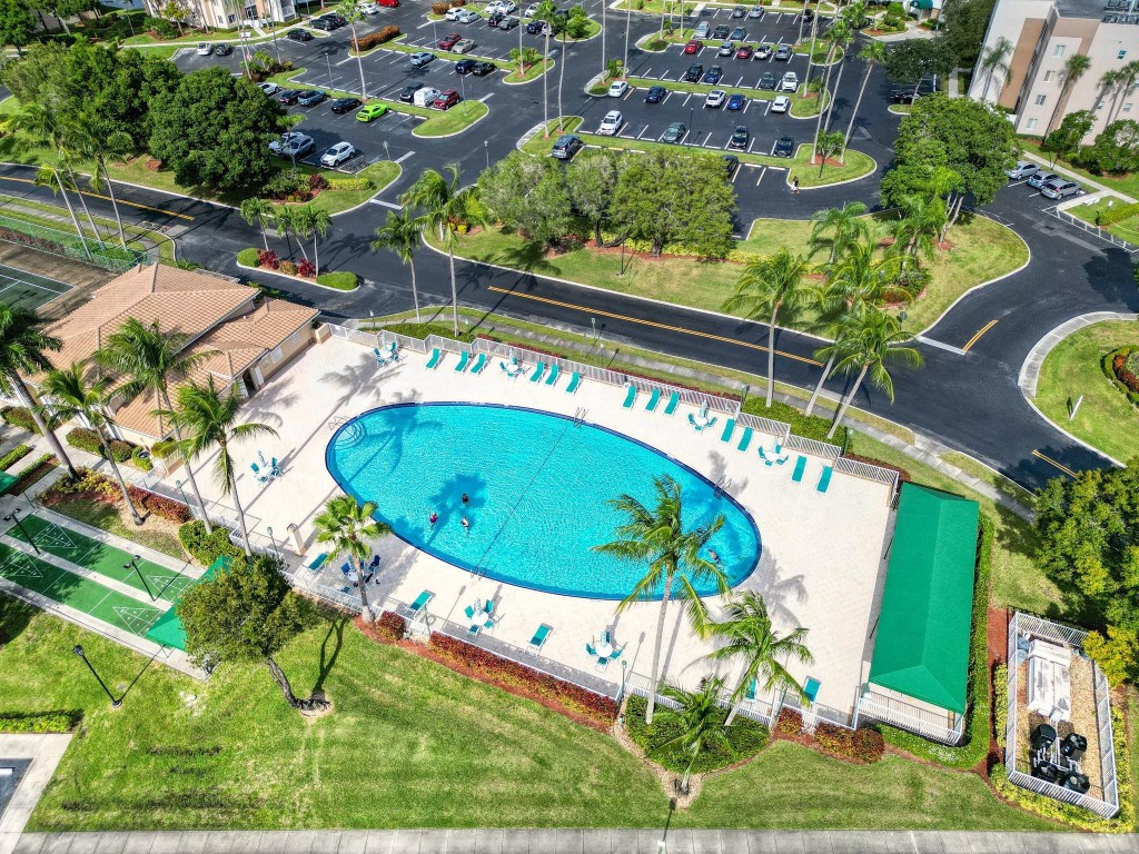 Kings Point Weldon Condo - Residential