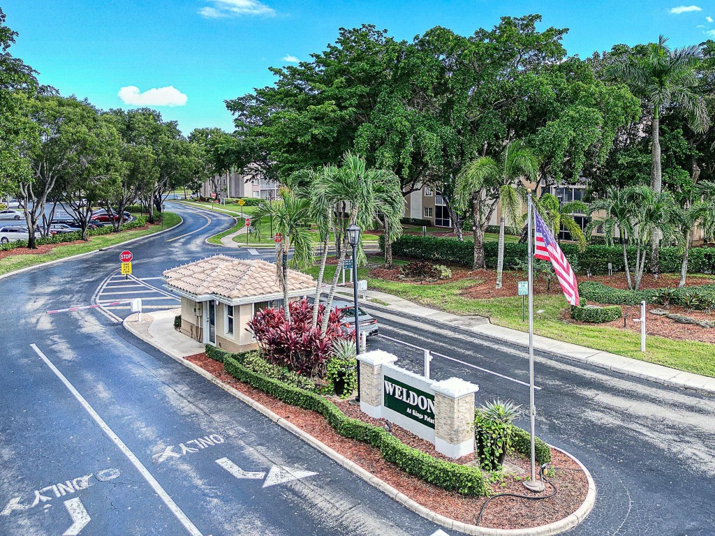 Kings Point Weldon Condo - Residential