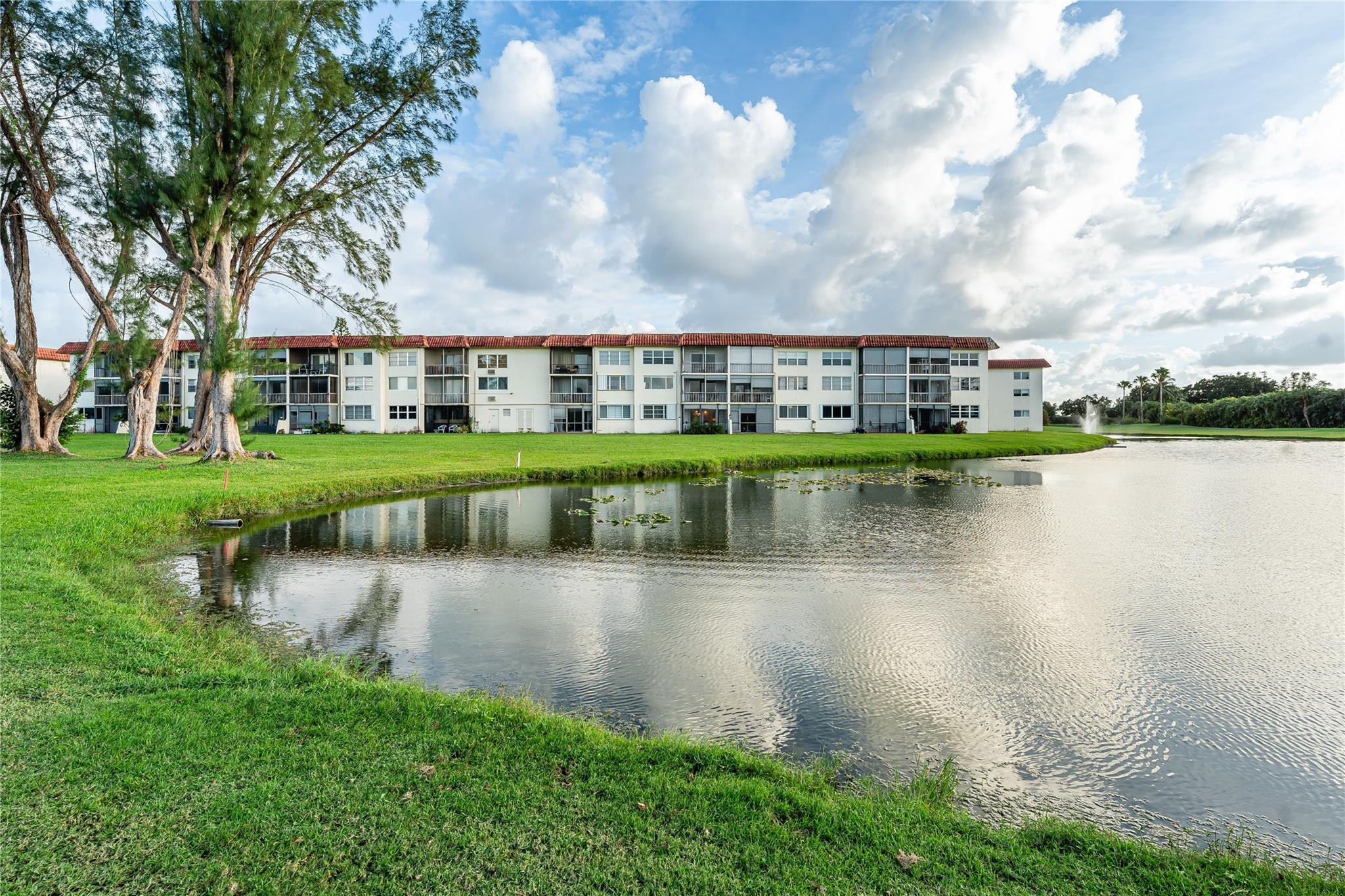 Hollybrook Golf & Tennis Club - Residential