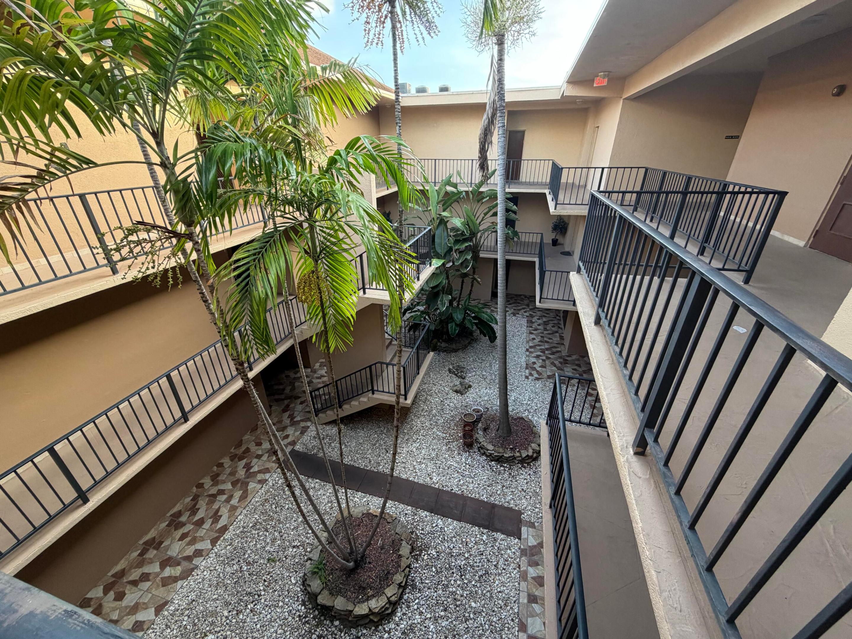 EMERALD HILLS C C APTS CONDO - Residential