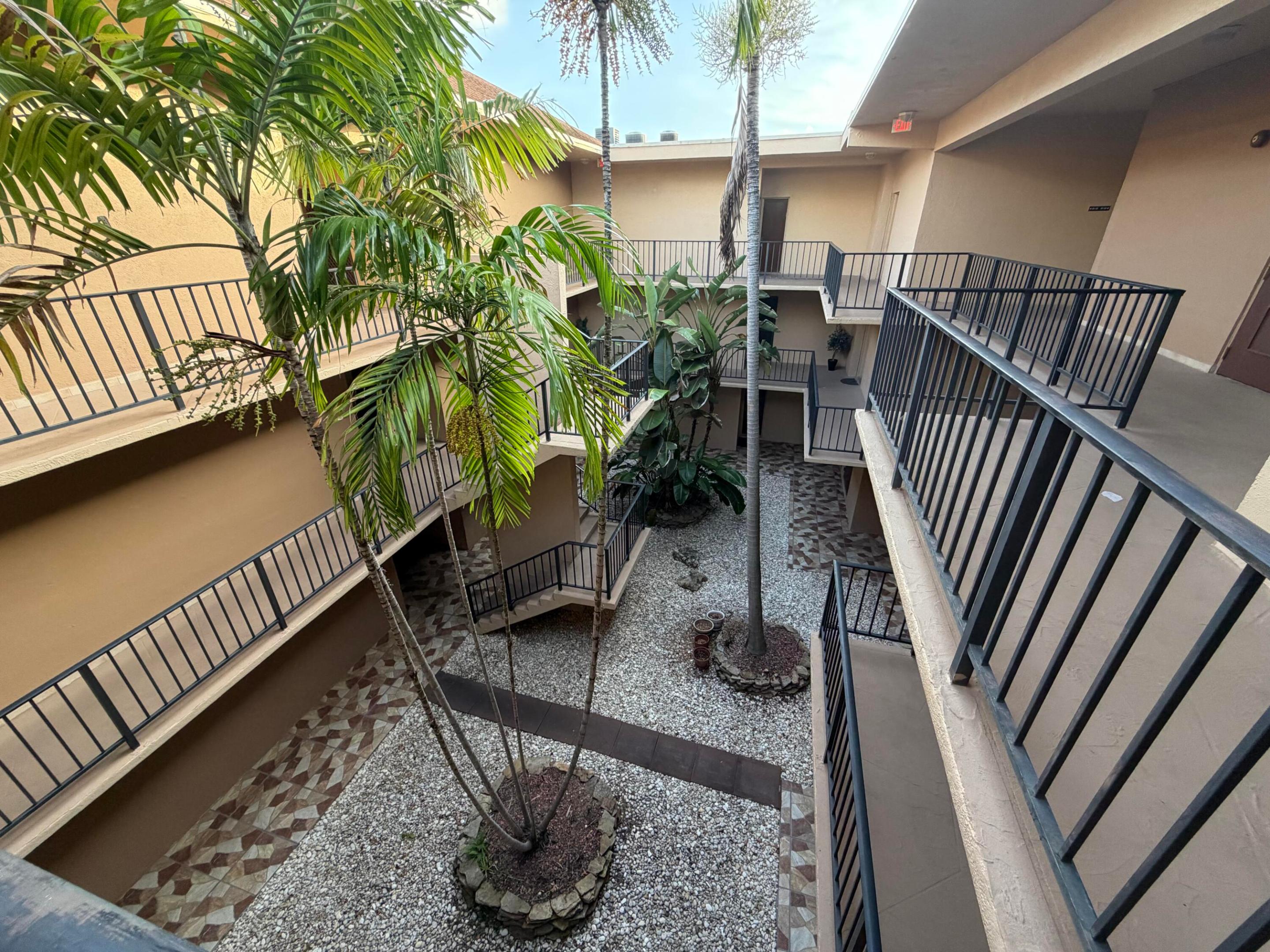 EMERALD HILLS C C APTS CONDO - Residential
