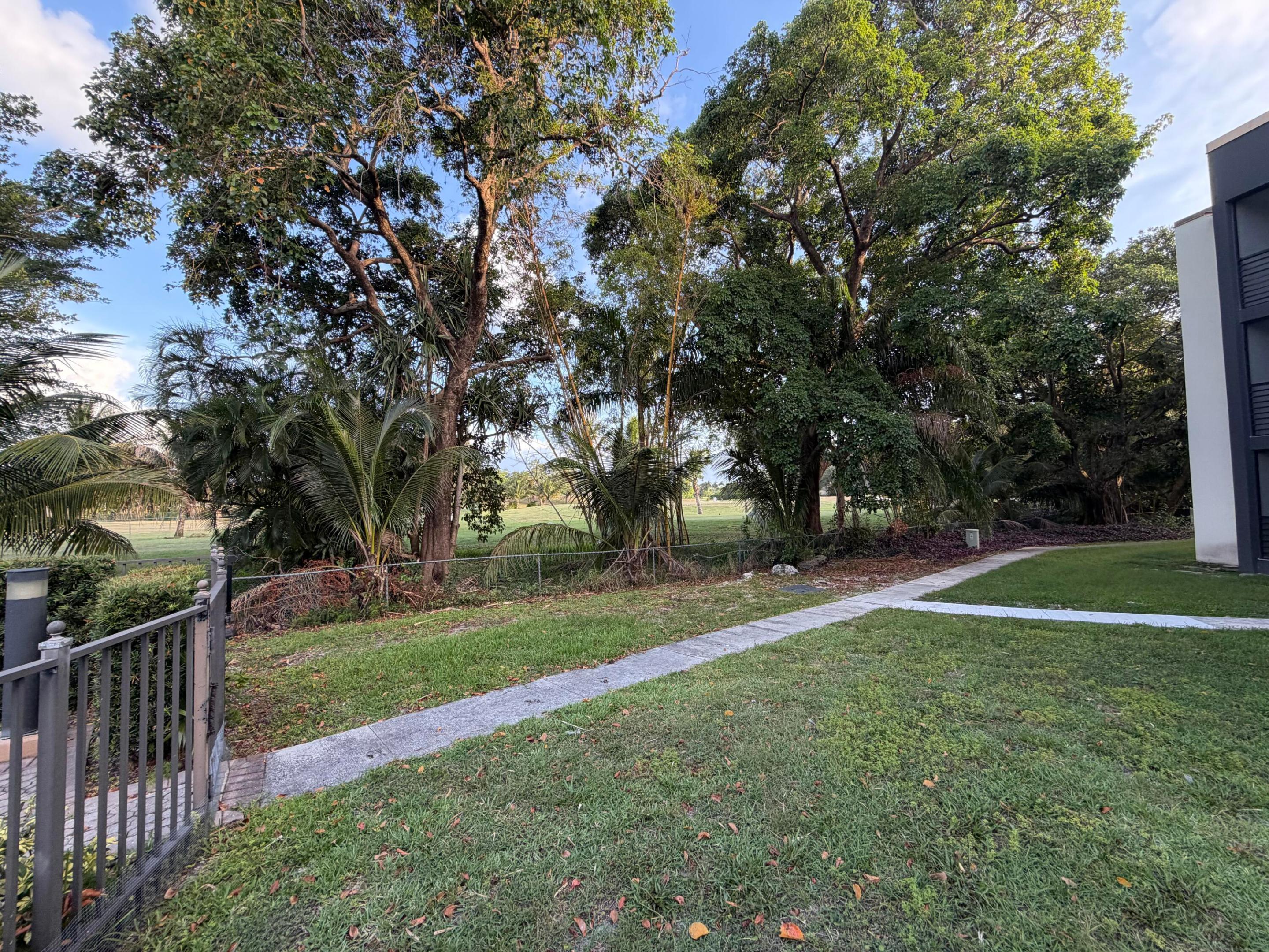 EMERALD HILLS C C APTS CONDO - Residential