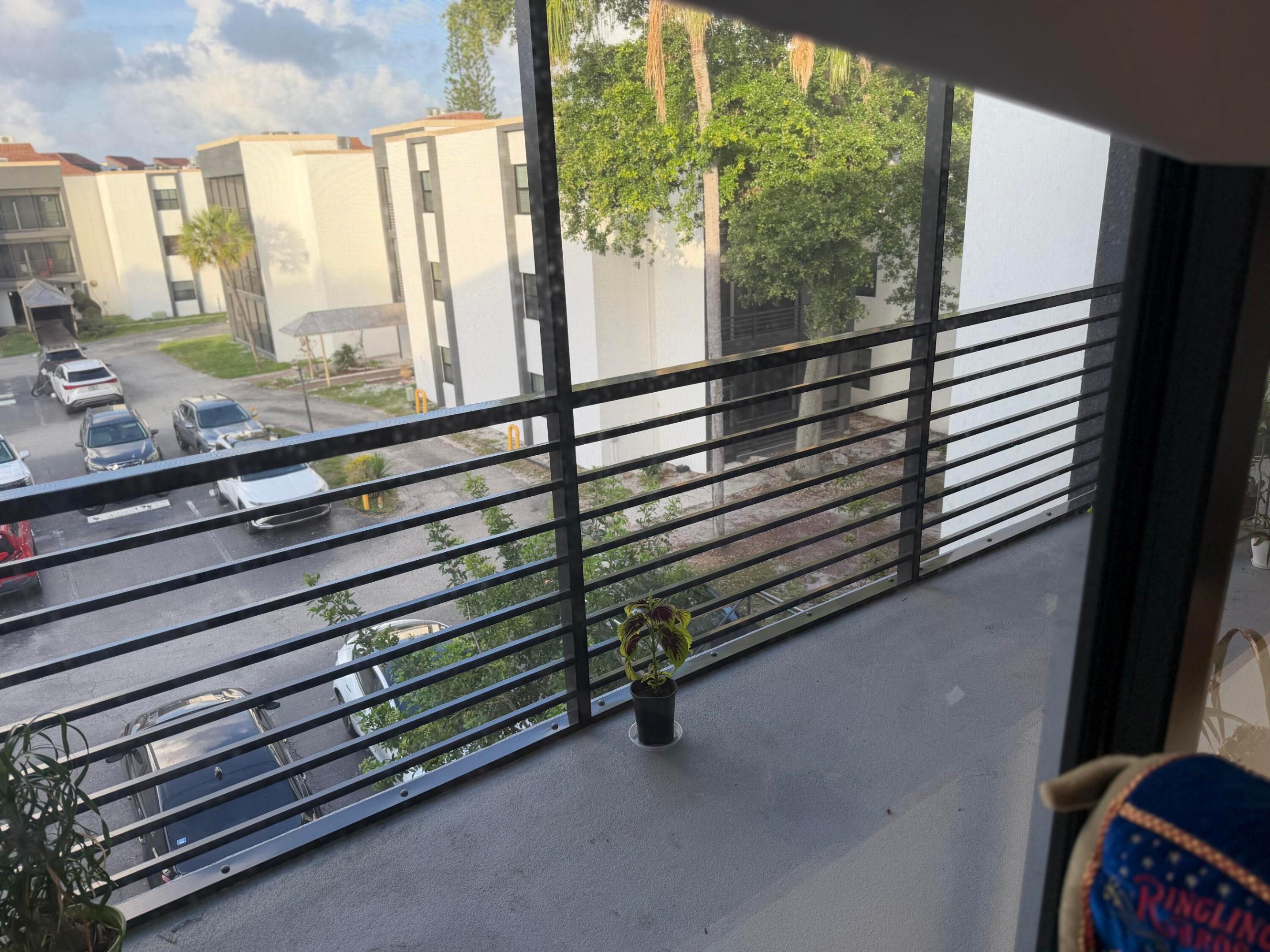 EMERALD HILLS C C APTS CONDO - Residential