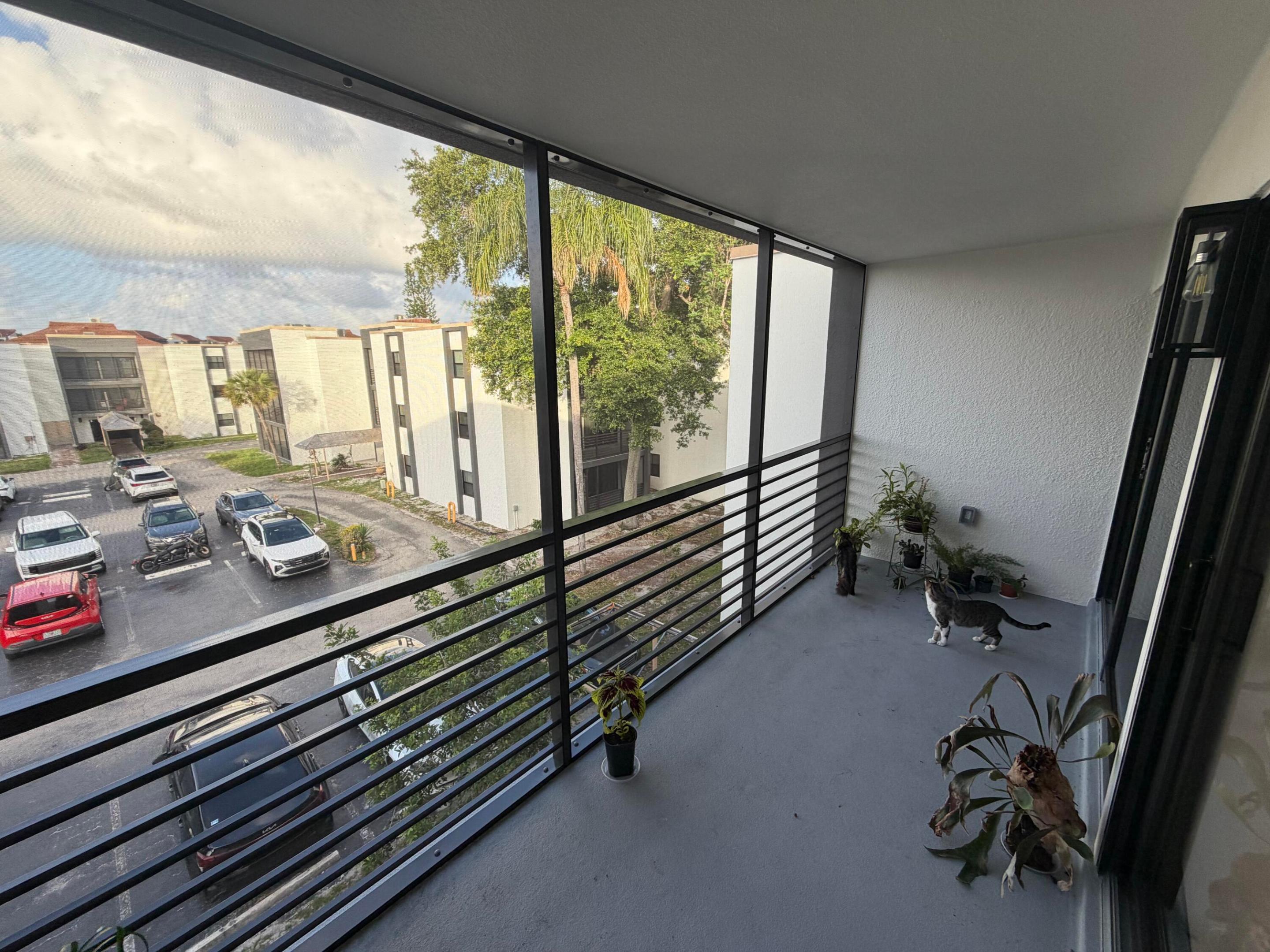 EMERALD HILLS C C APTS CONDO - Residential